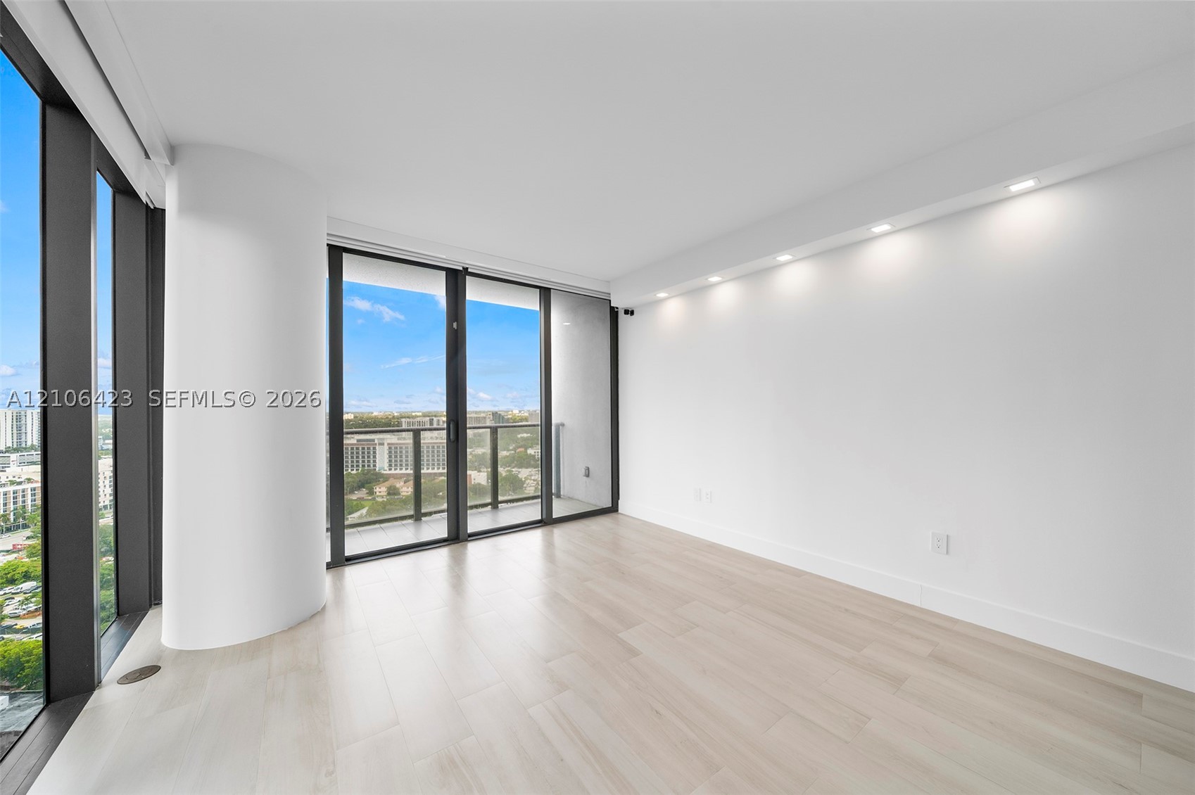 650 NE 32nd St #2201 Miami, FL 33137