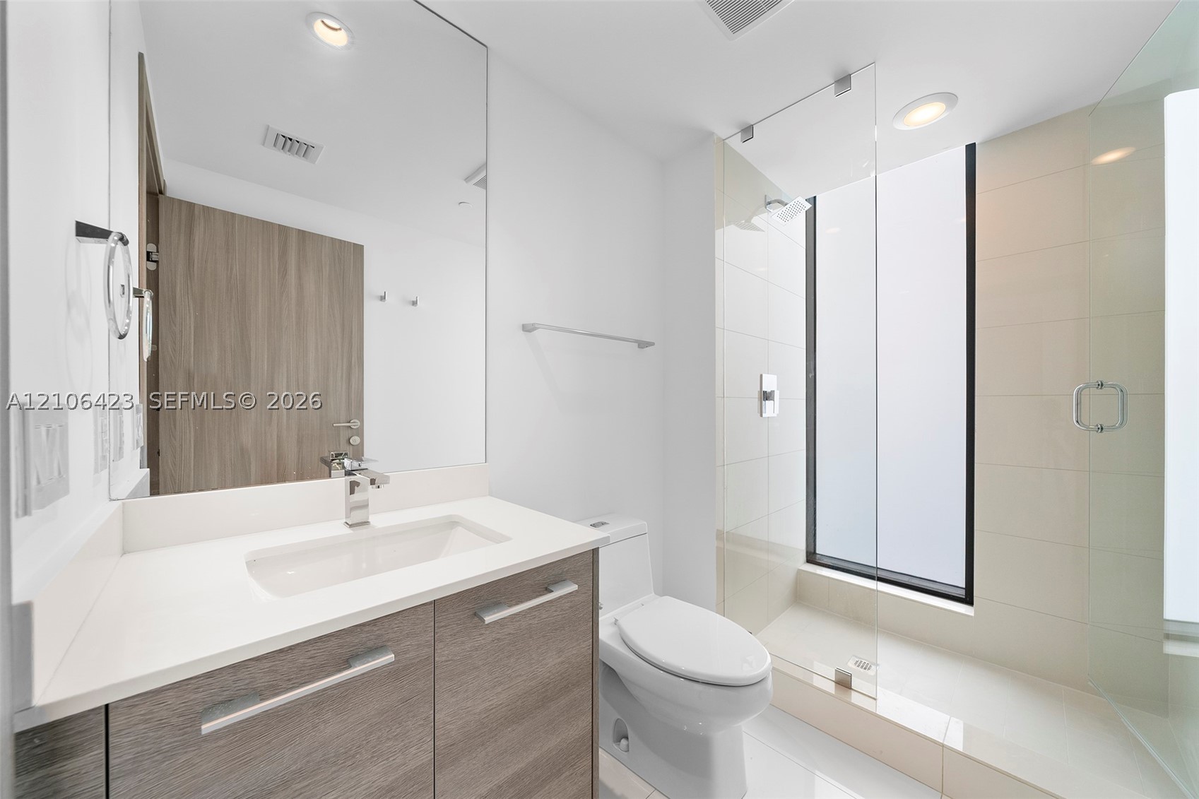 650 NE 32nd St #2201 Miami, FL 33137