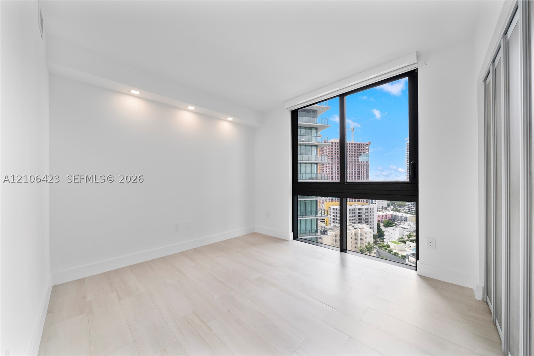 650 NE 32nd St #2201 Miami, FL 33137