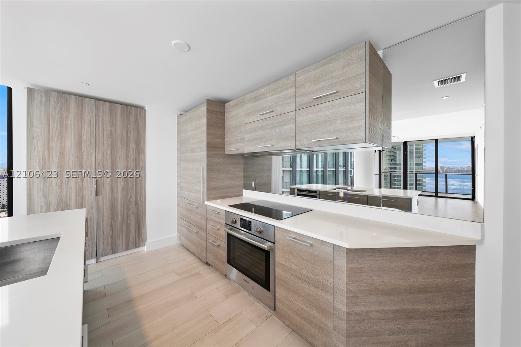 650 NE 32nd St #2201 Miami, FL 33137