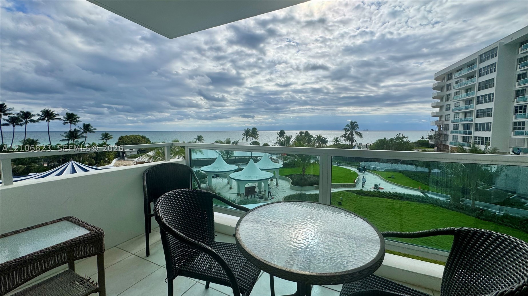 5161 Collins Ave #515