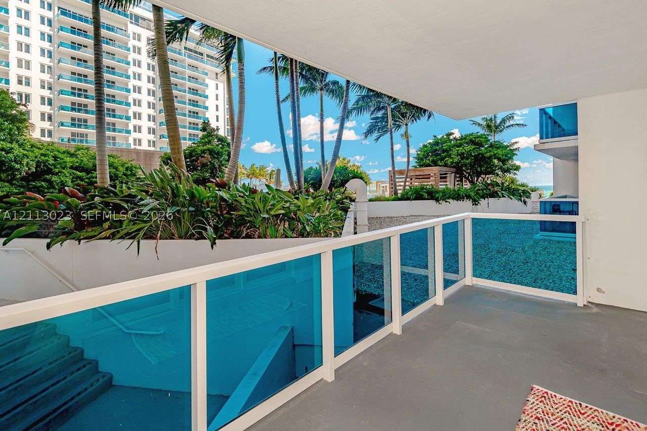 2301 Collins Ave #316
