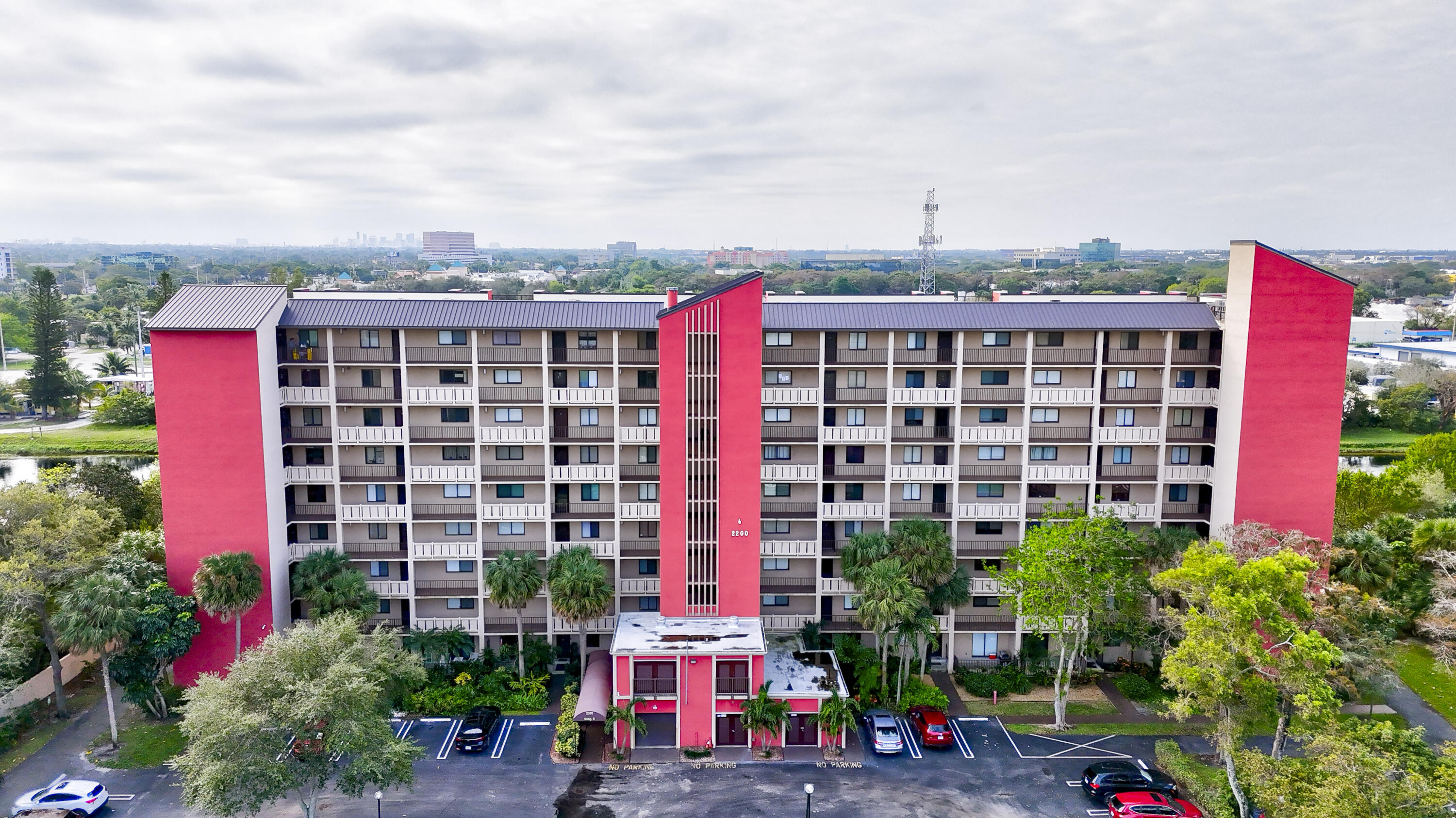 2200 S Cypress Bnd #702