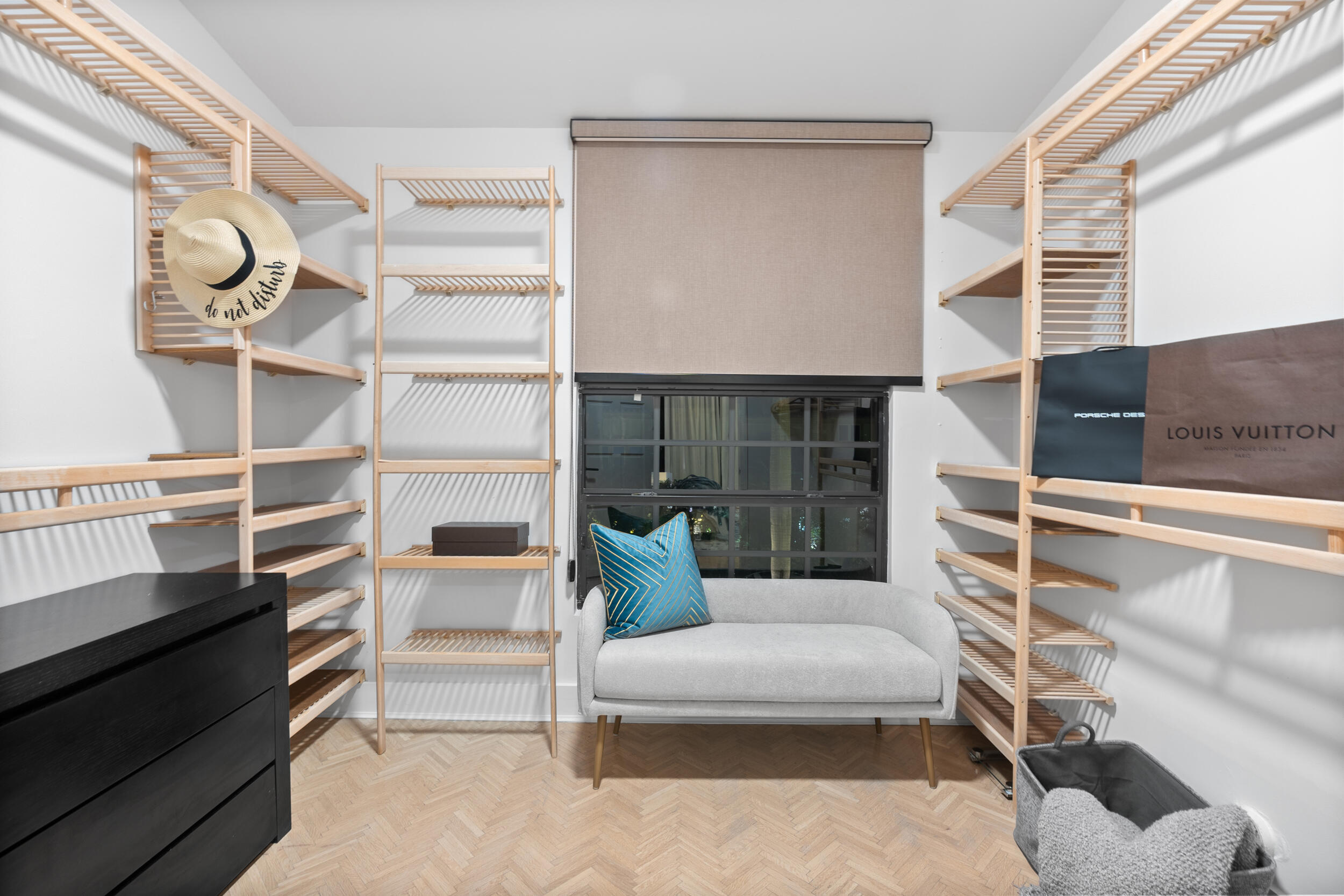 516 Royal Plz Fort Lauderdale, FL 33301