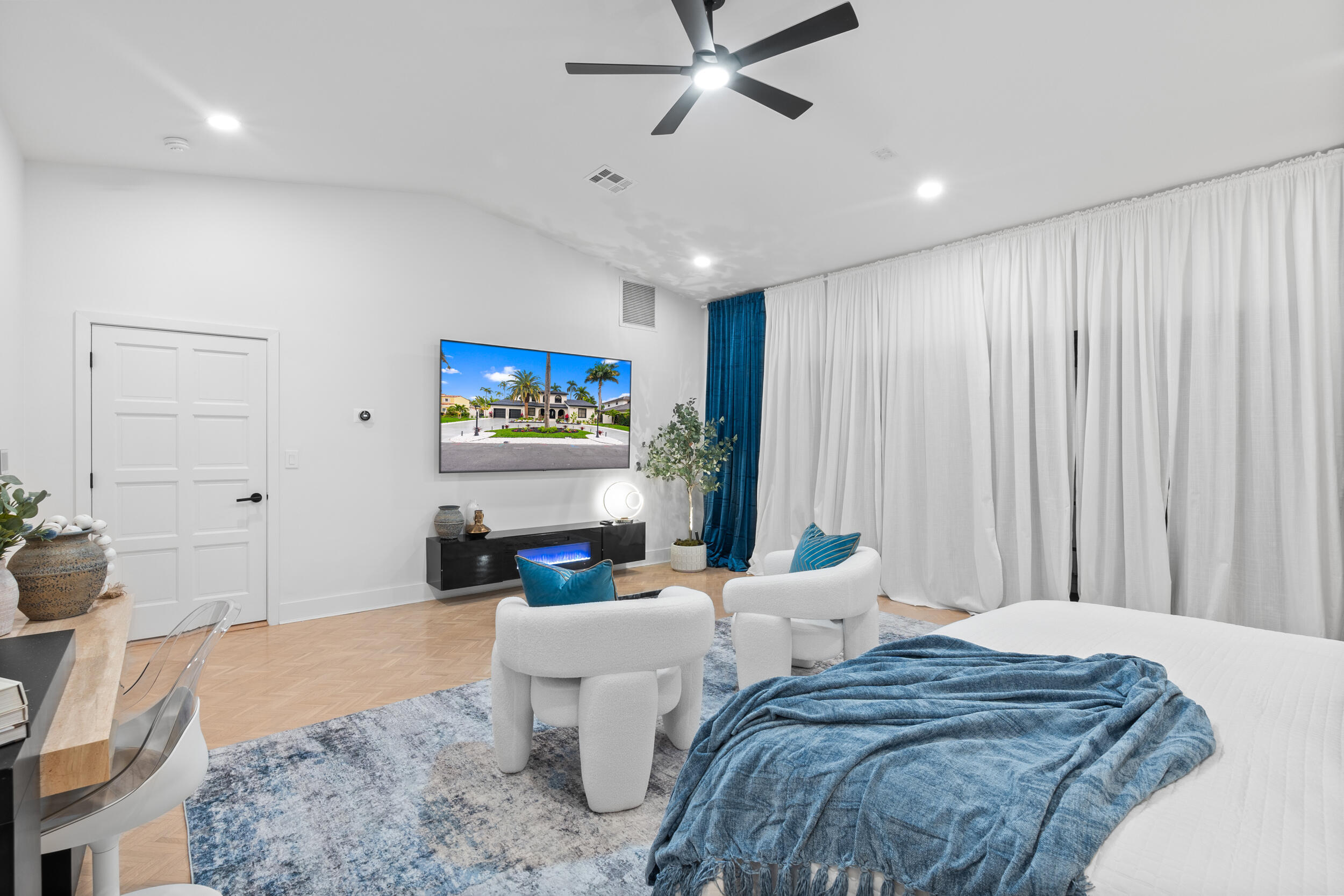 516 Royal Plz Fort Lauderdale, FL 33301