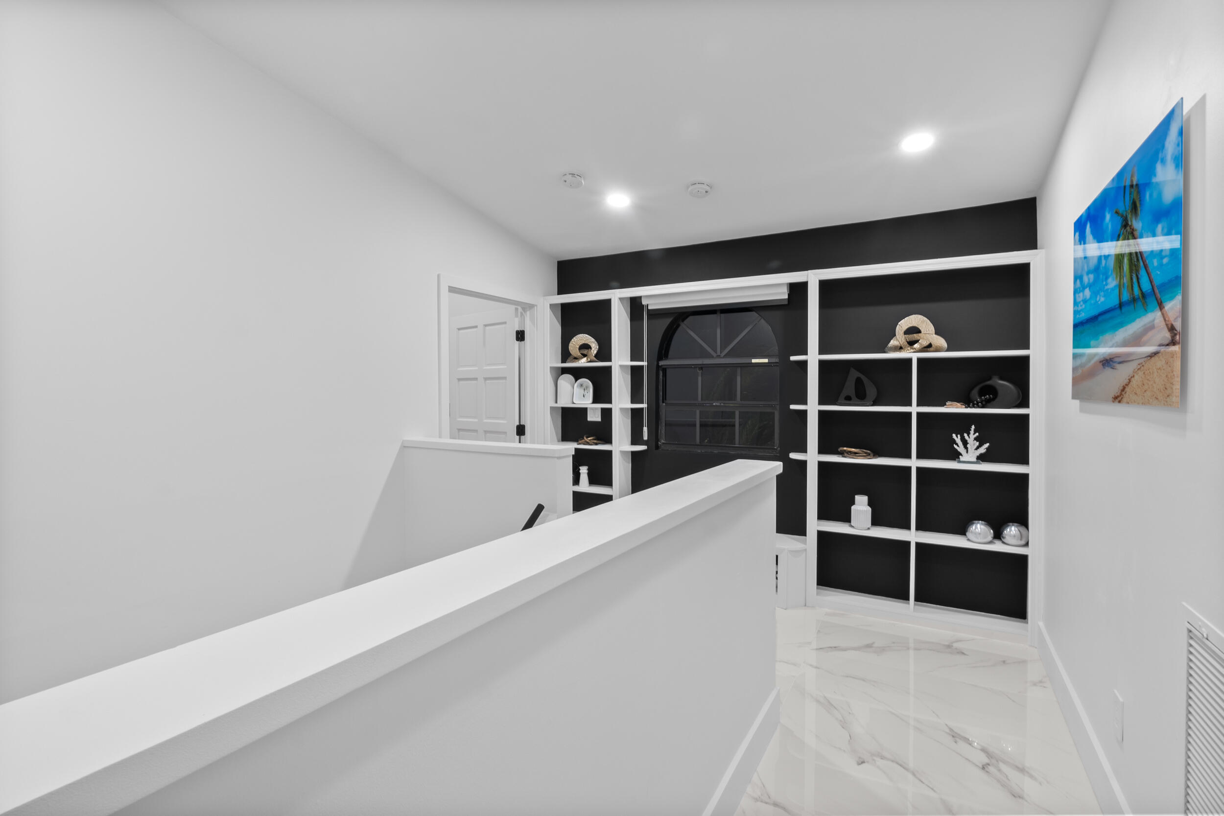 516 Royal Plz Fort Lauderdale, FL 33301