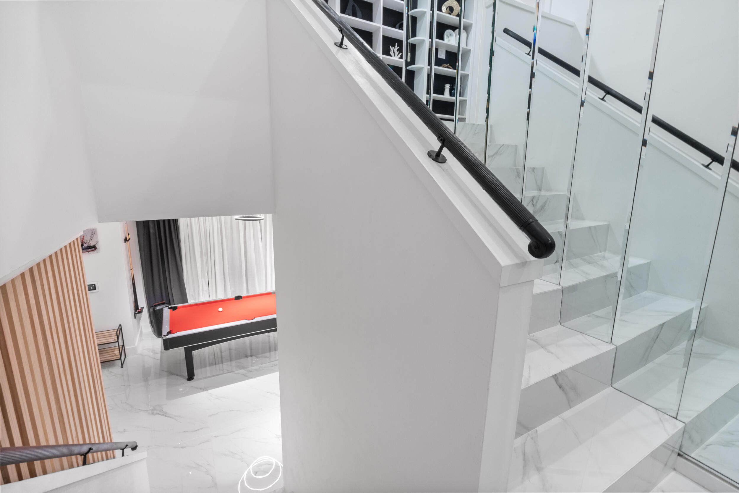 516 Royal Plz Fort Lauderdale, FL 33301