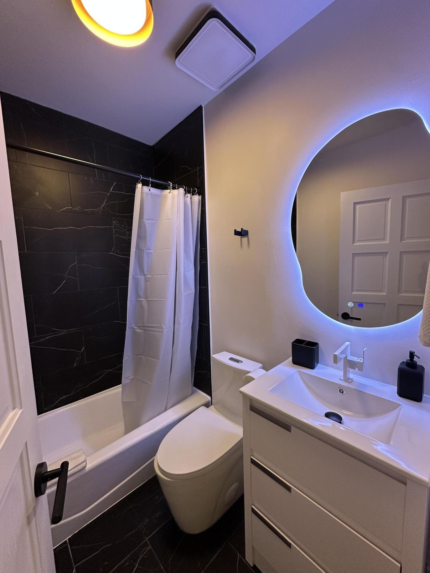 516 Royal Plz Fort Lauderdale, FL 33301