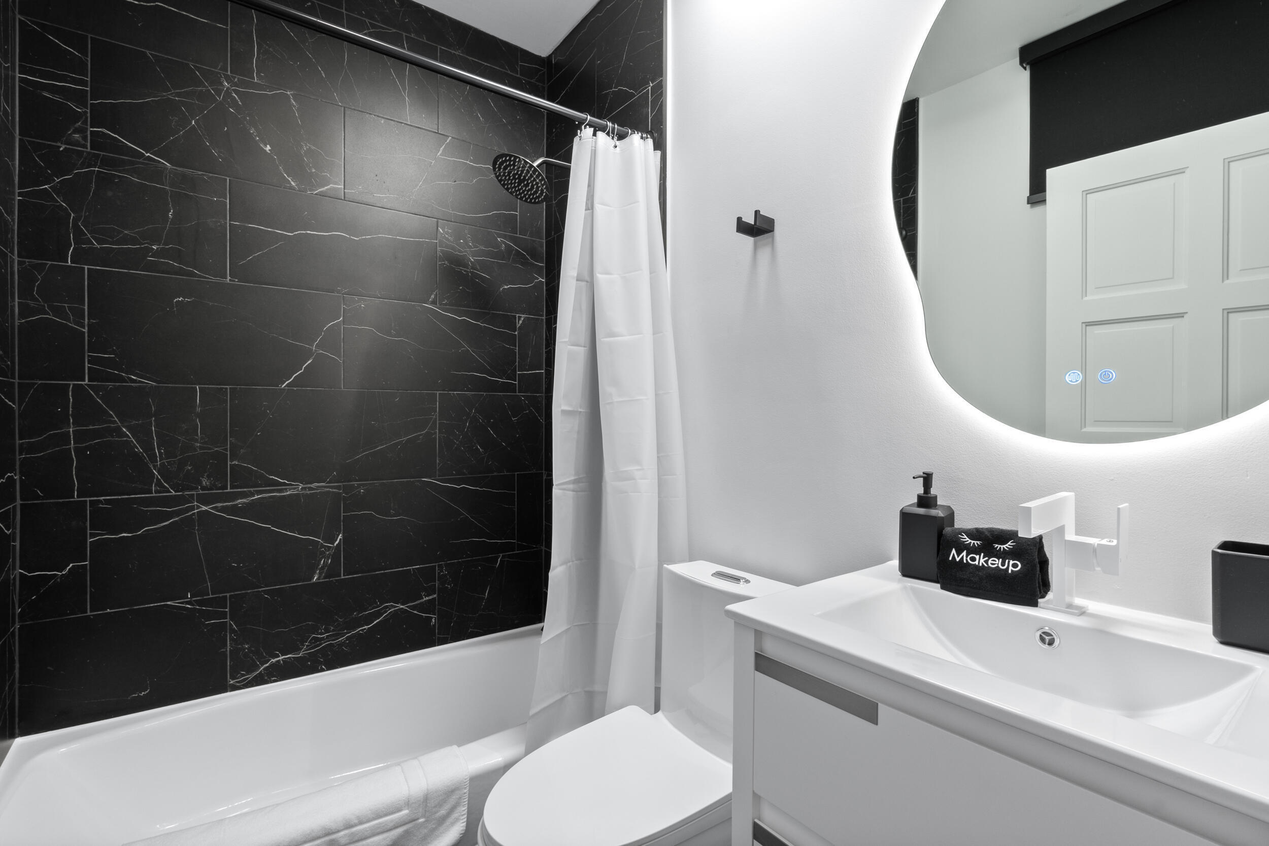 516 Royal Plz Fort Lauderdale, FL 33301