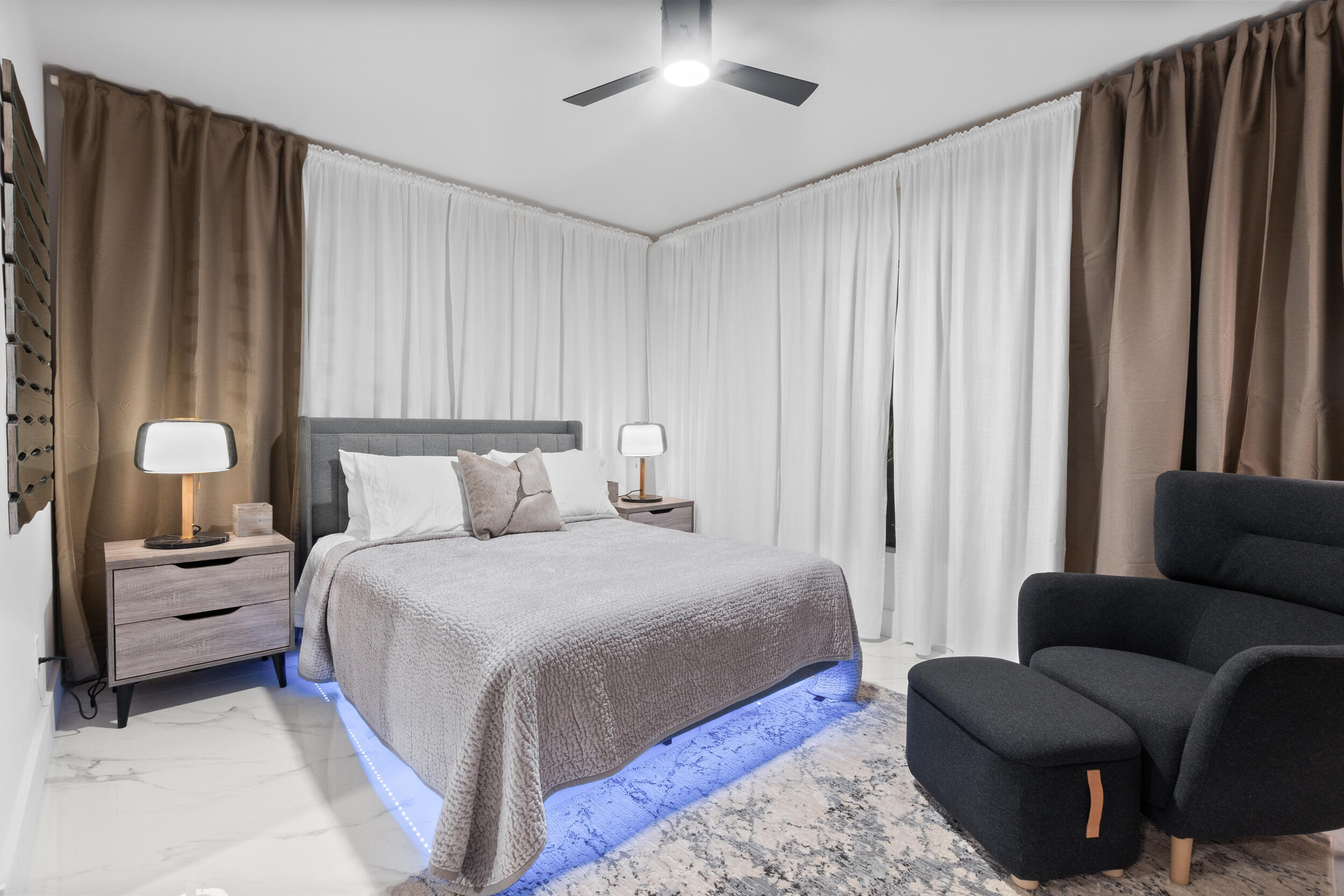 516 Royal Plz Fort Lauderdale, FL 33301