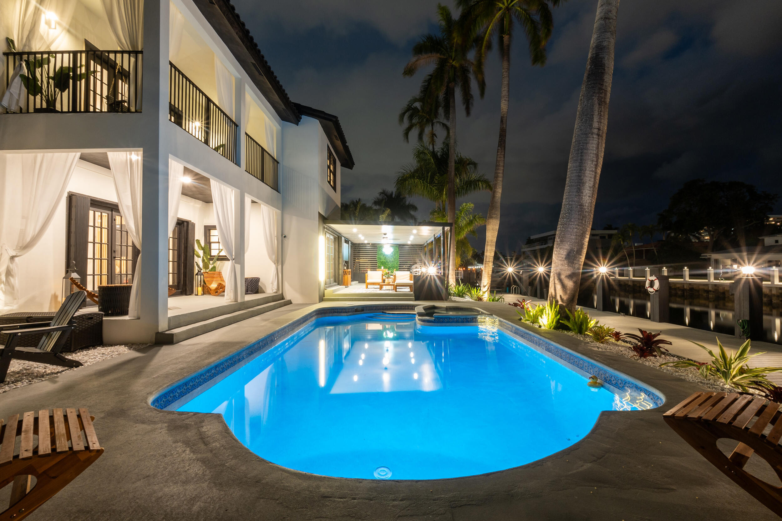 516 Royal Plz Fort Lauderdale, FL 33301