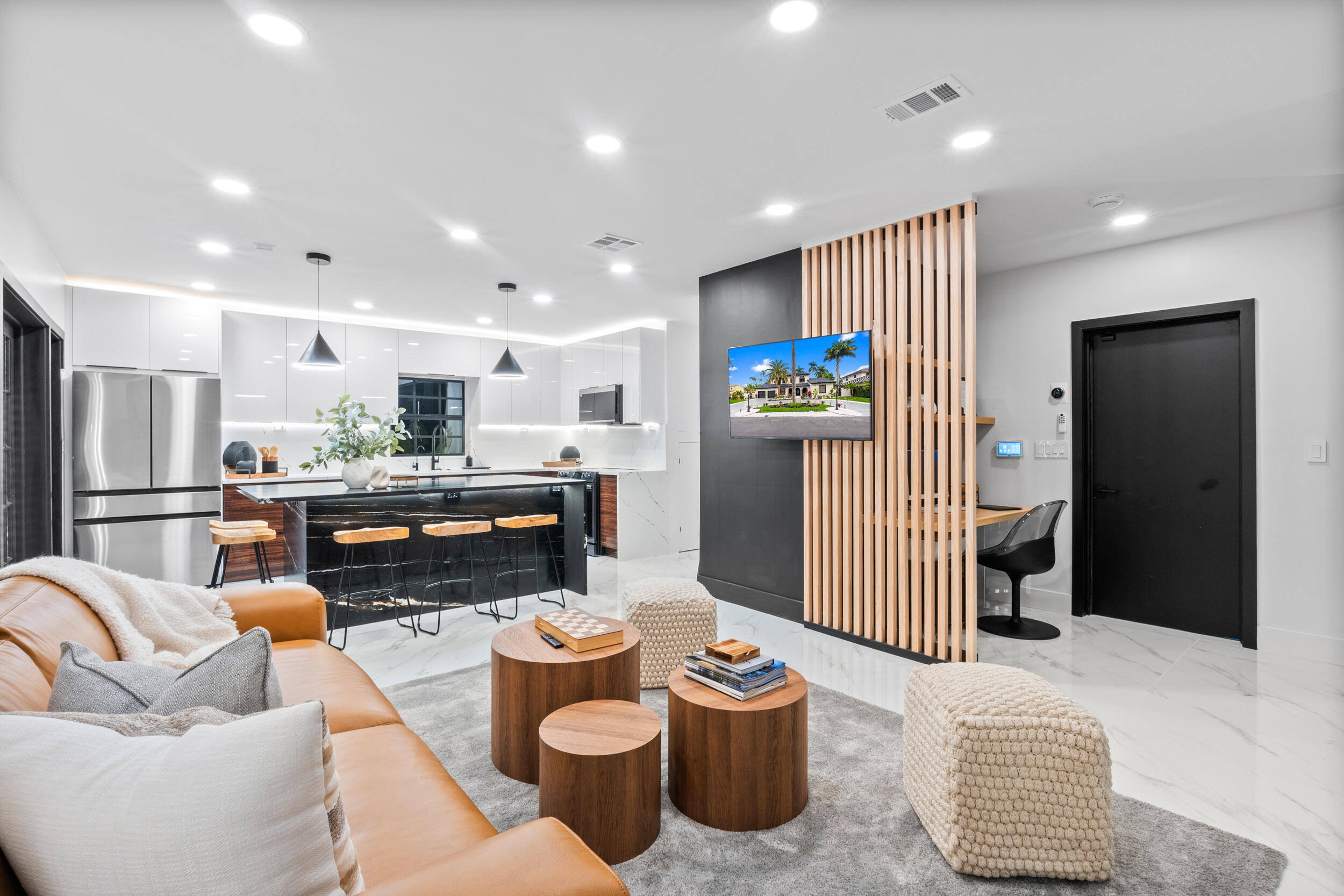 516 Royal Plz Fort Lauderdale, FL 33301