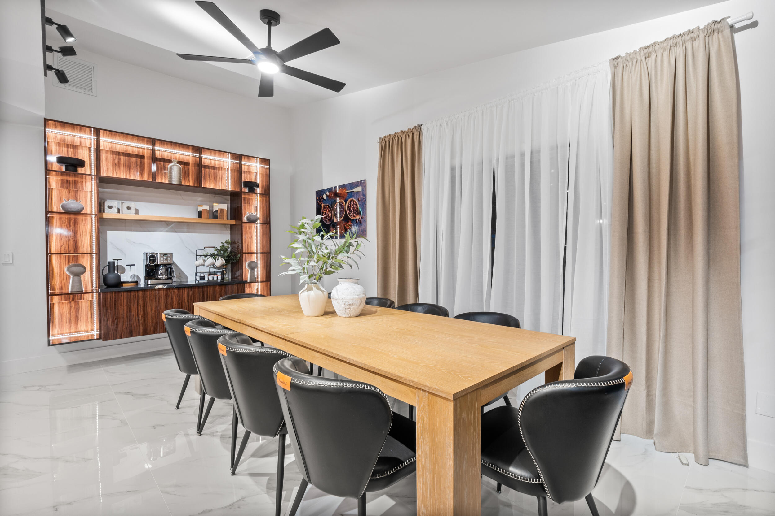 516 Royal Plz Fort Lauderdale, FL 33301