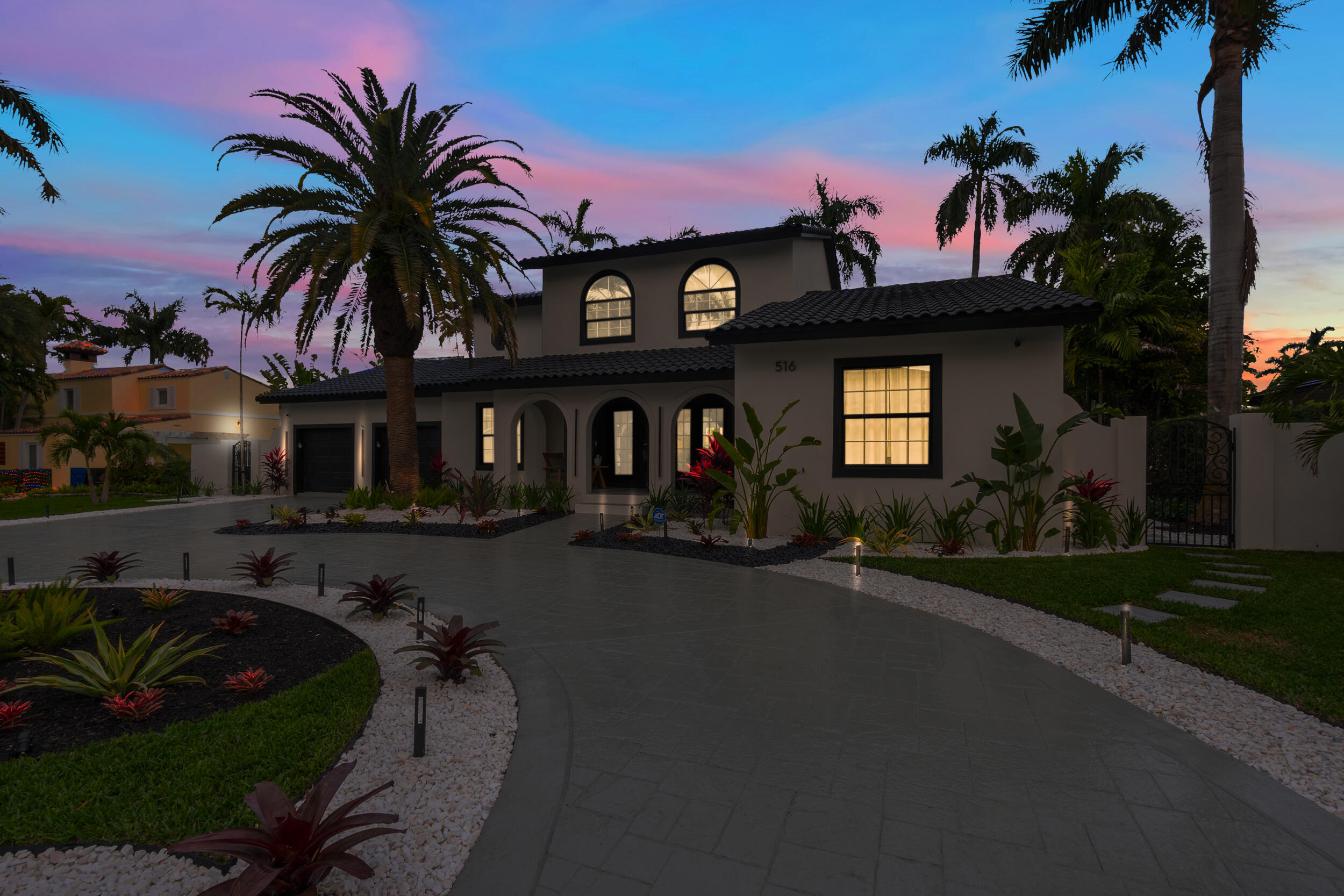 516 Royal Plz Fort Lauderdale, FL 33301