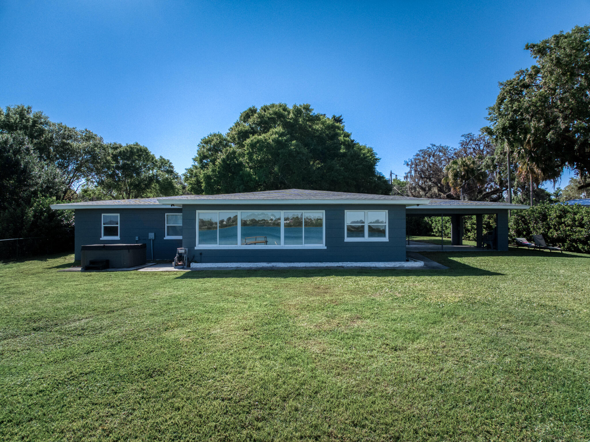 1622 W Dinner Lk Sebring, FL 33870