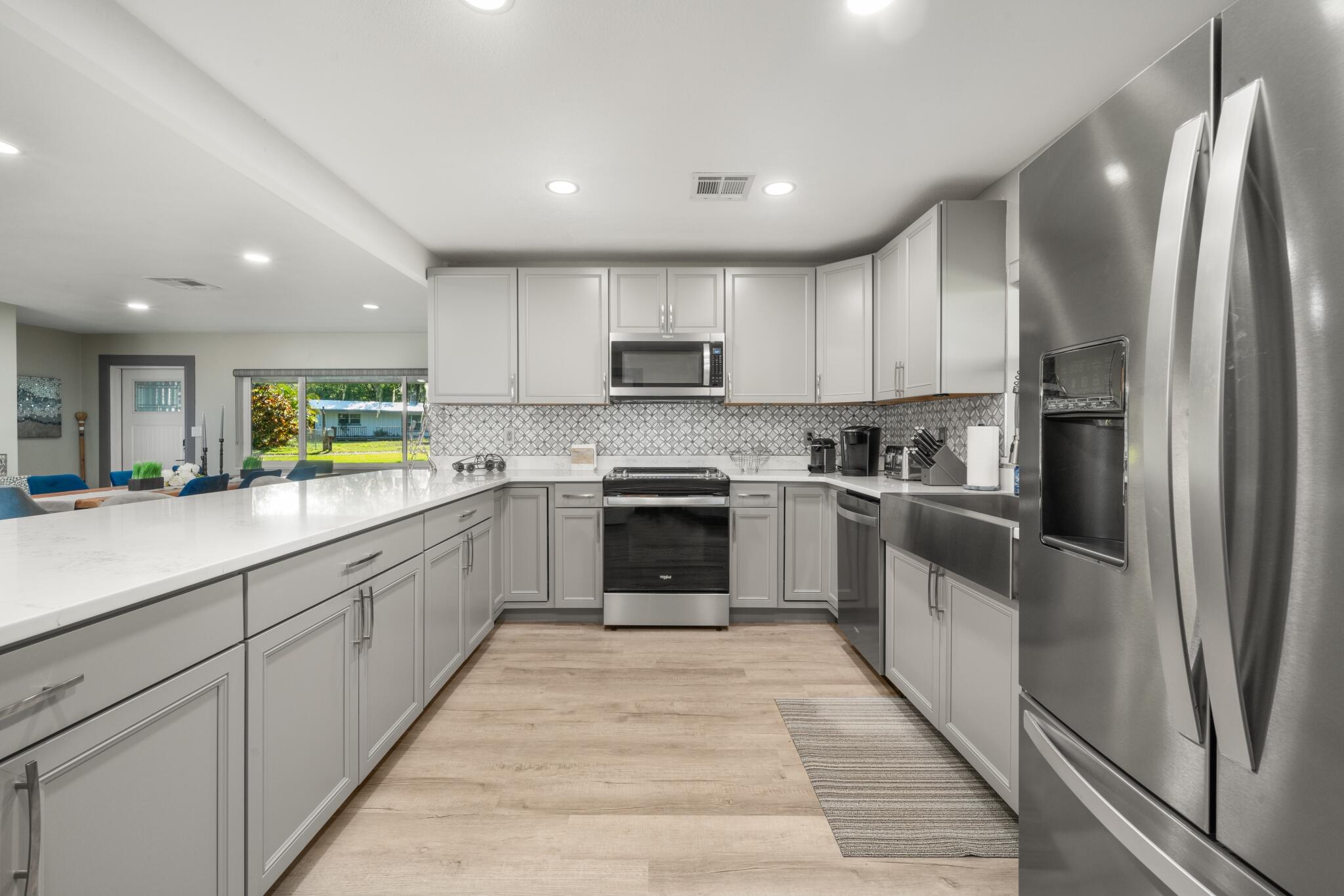 1622 W Dinner Lk Sebring, FL 33870