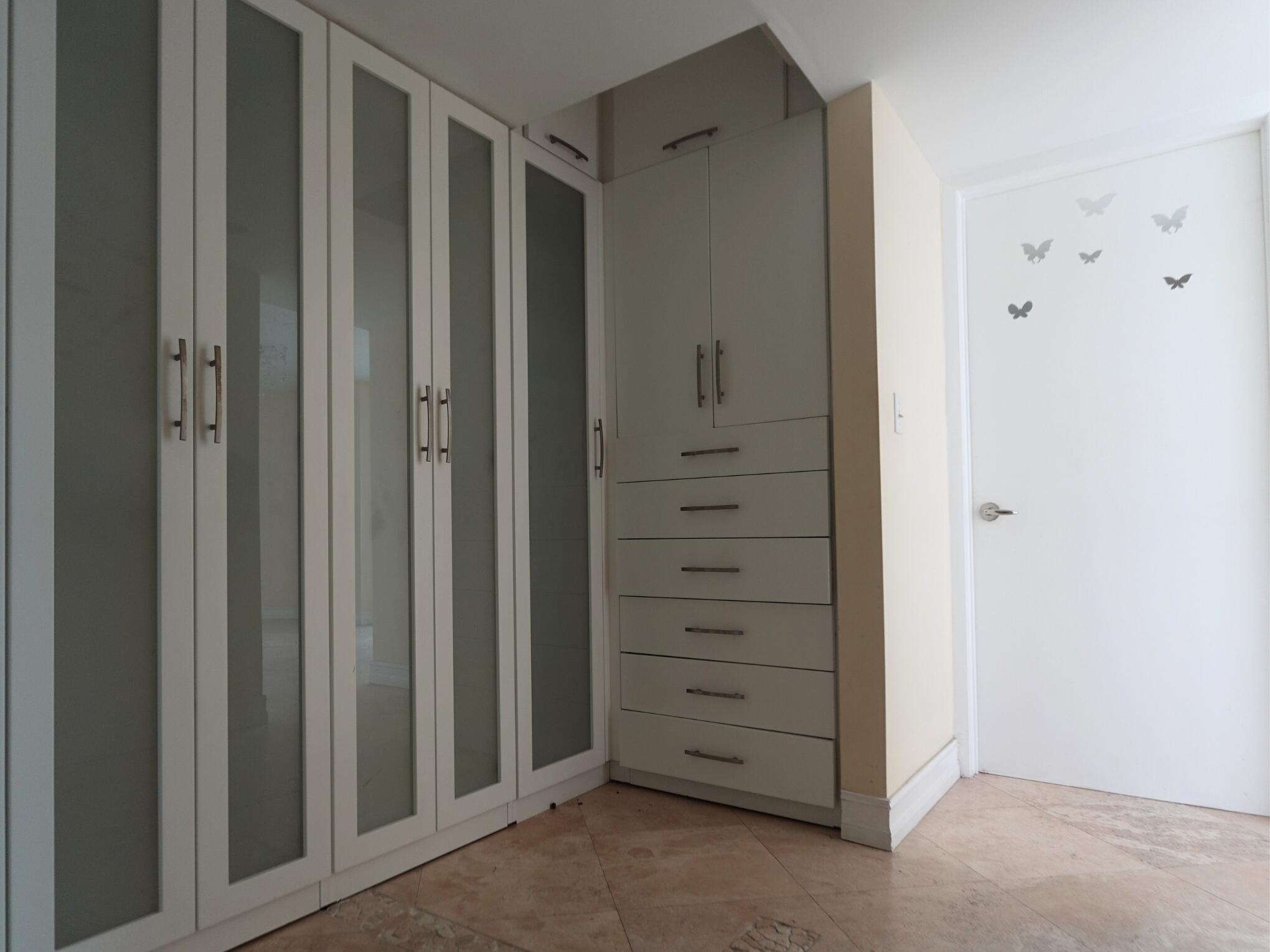 5900 Collins #601 Miami Beach, FL 33140