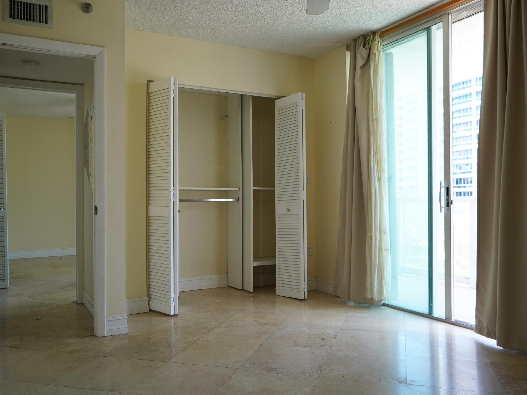 5900 Collins #601 Miami Beach, FL 33140