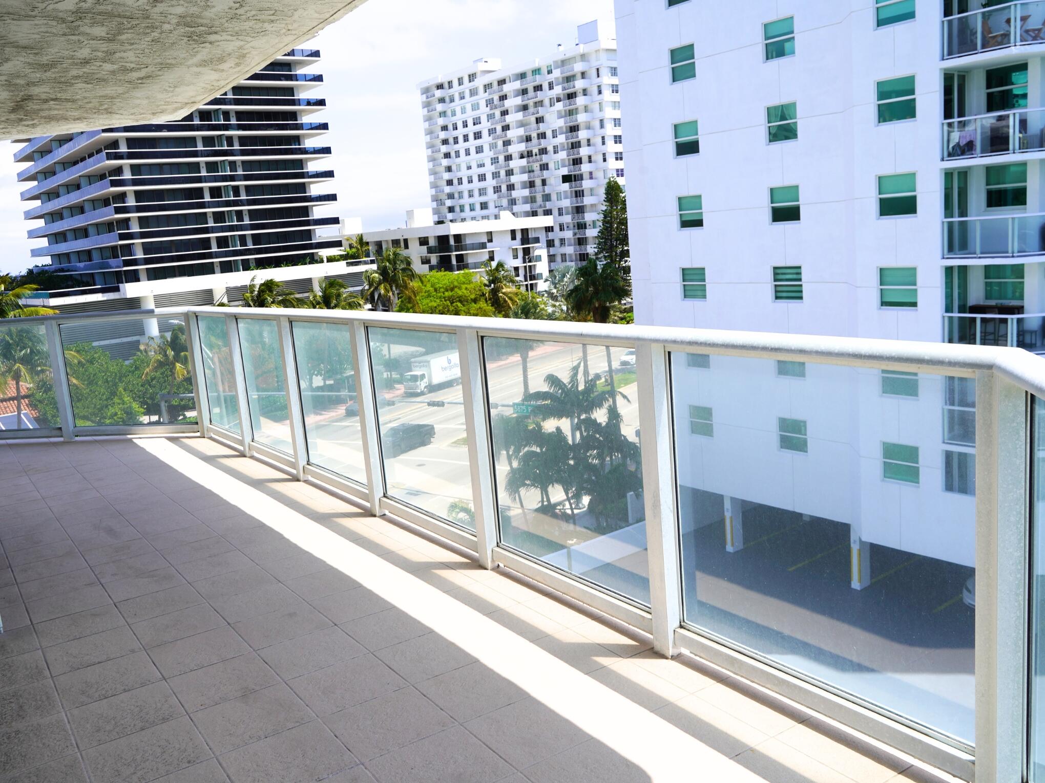 5900 Collins #601 Miami Beach, FL 33140