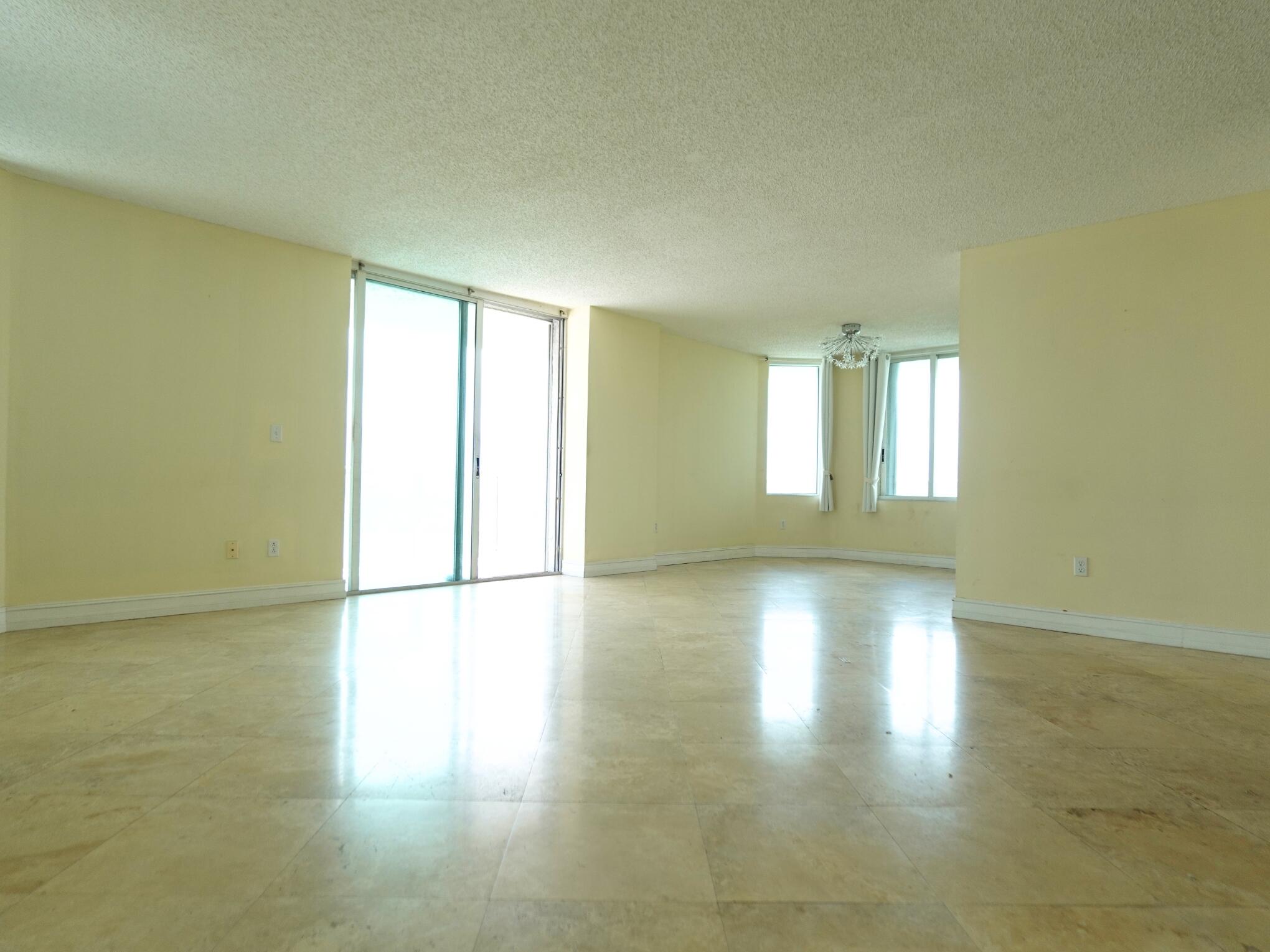 5900 Collins #601 Miami Beach, FL 33140