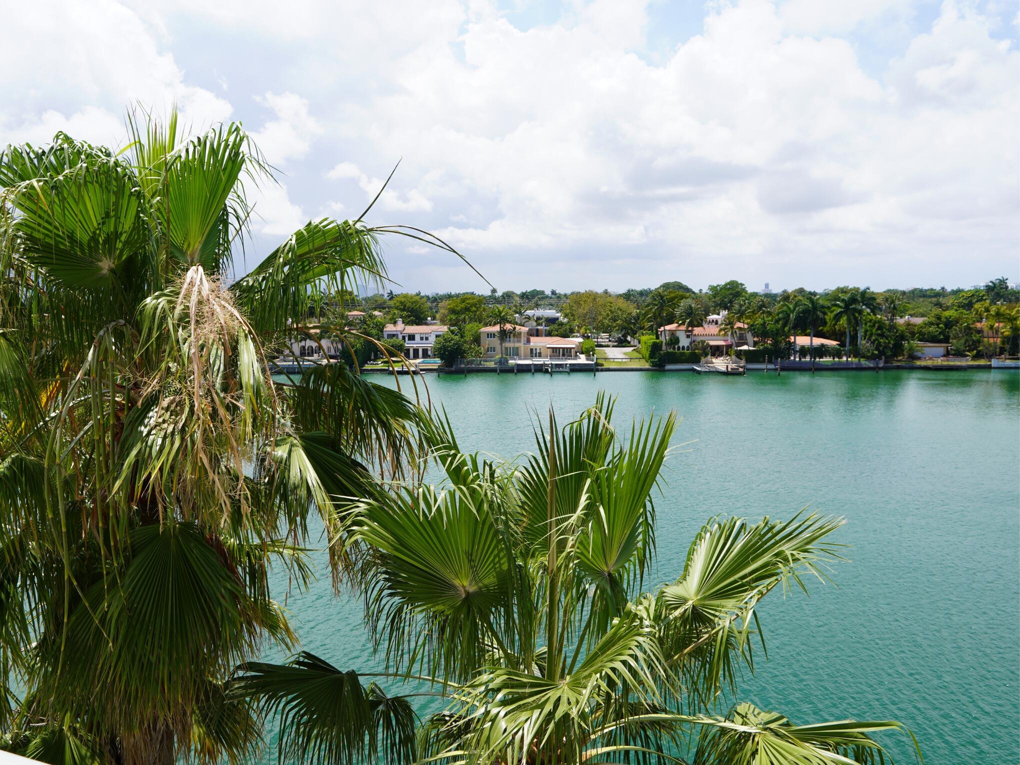 5900 Collins #601 Miami Beach, FL 33140