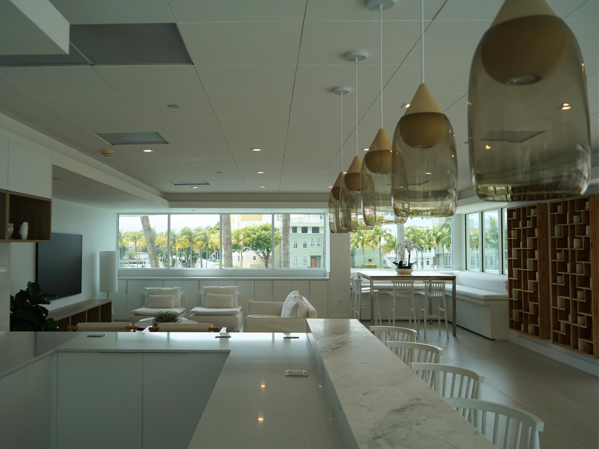 5900 Collins #601 Miami Beach, FL 33140