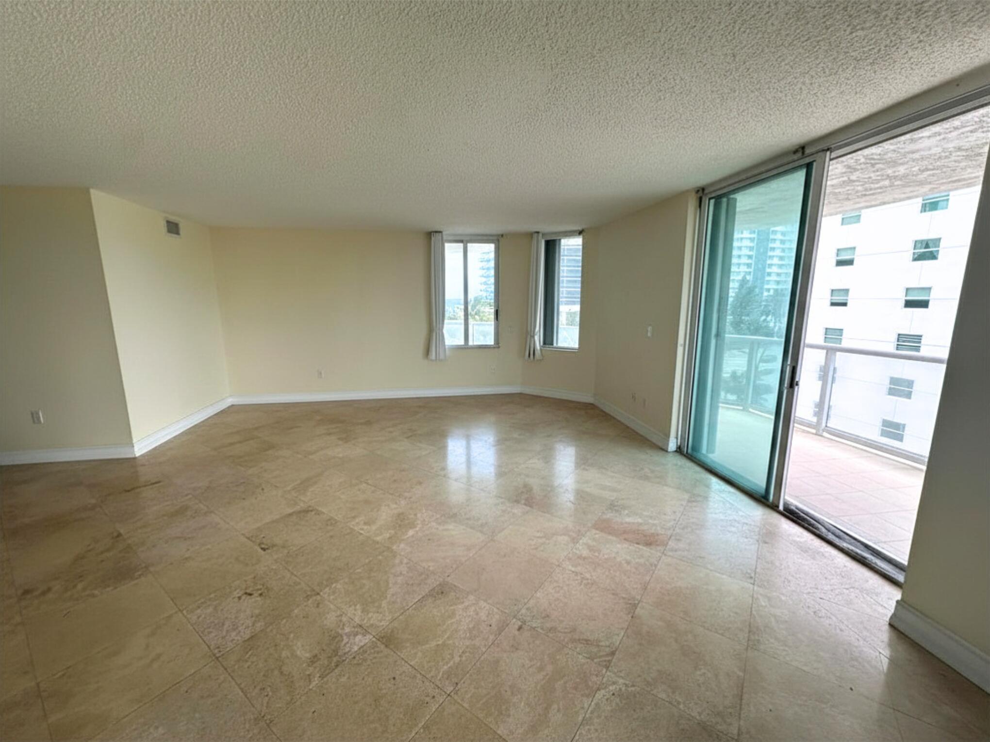 5900 Collins #601 Miami Beach, FL 33140