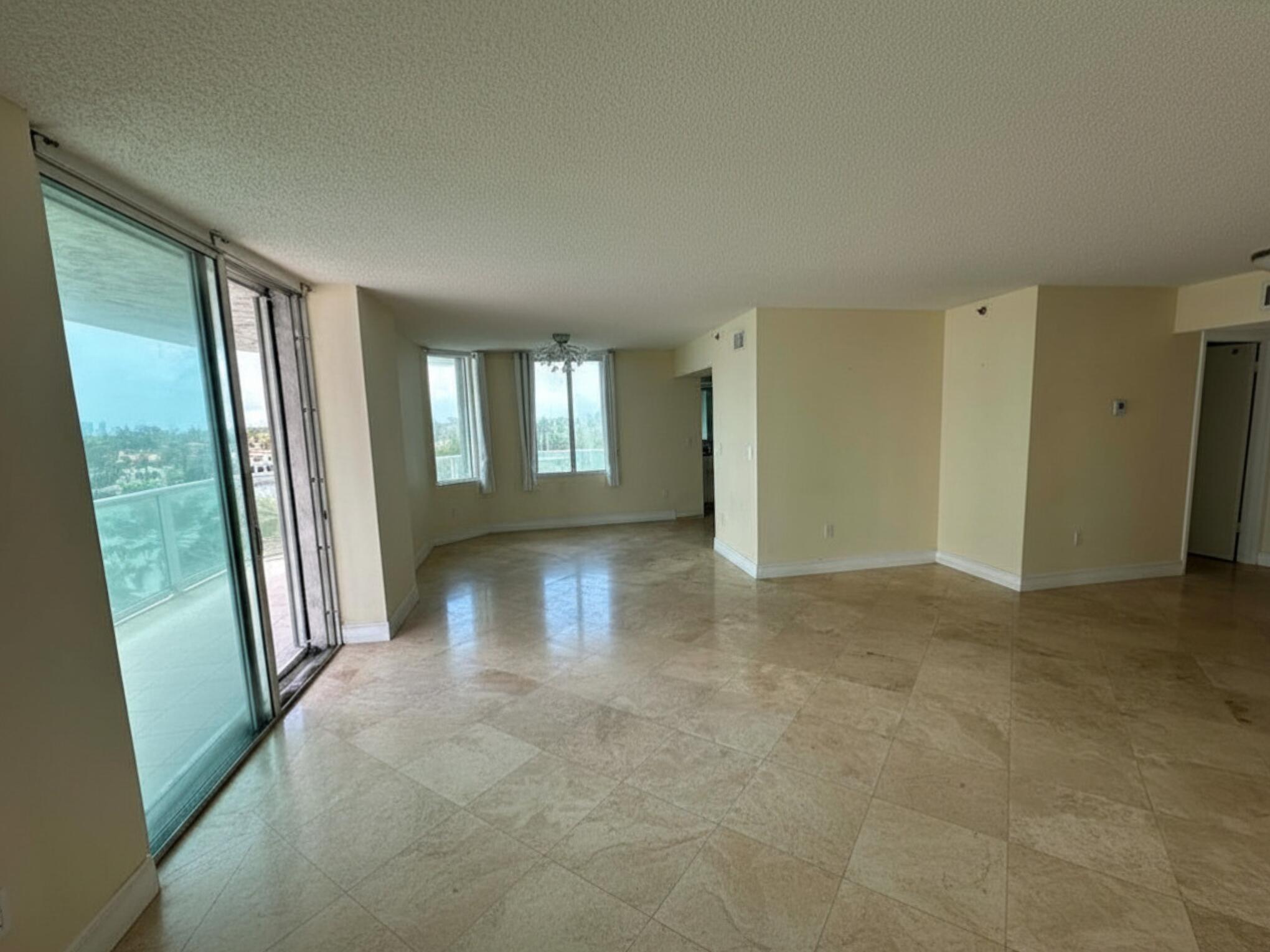 5900 Collins #601 Miami Beach, FL 33140