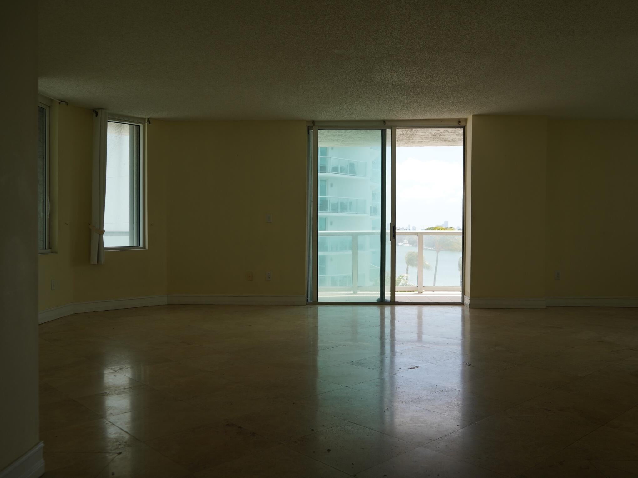 5900 Collins #601 Miami Beach, FL 33140