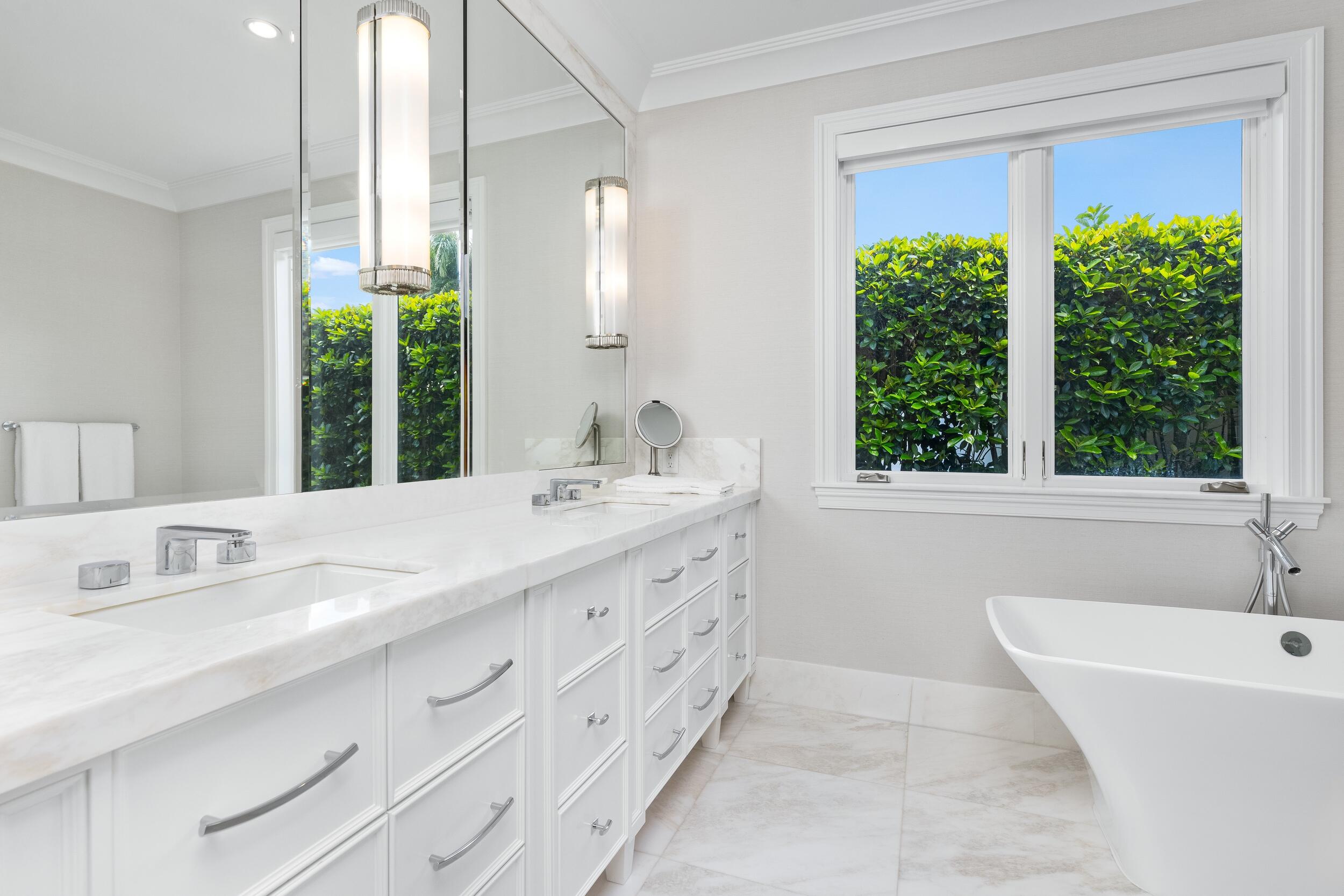 229 Ridgeview Palm Beach, FL 33480