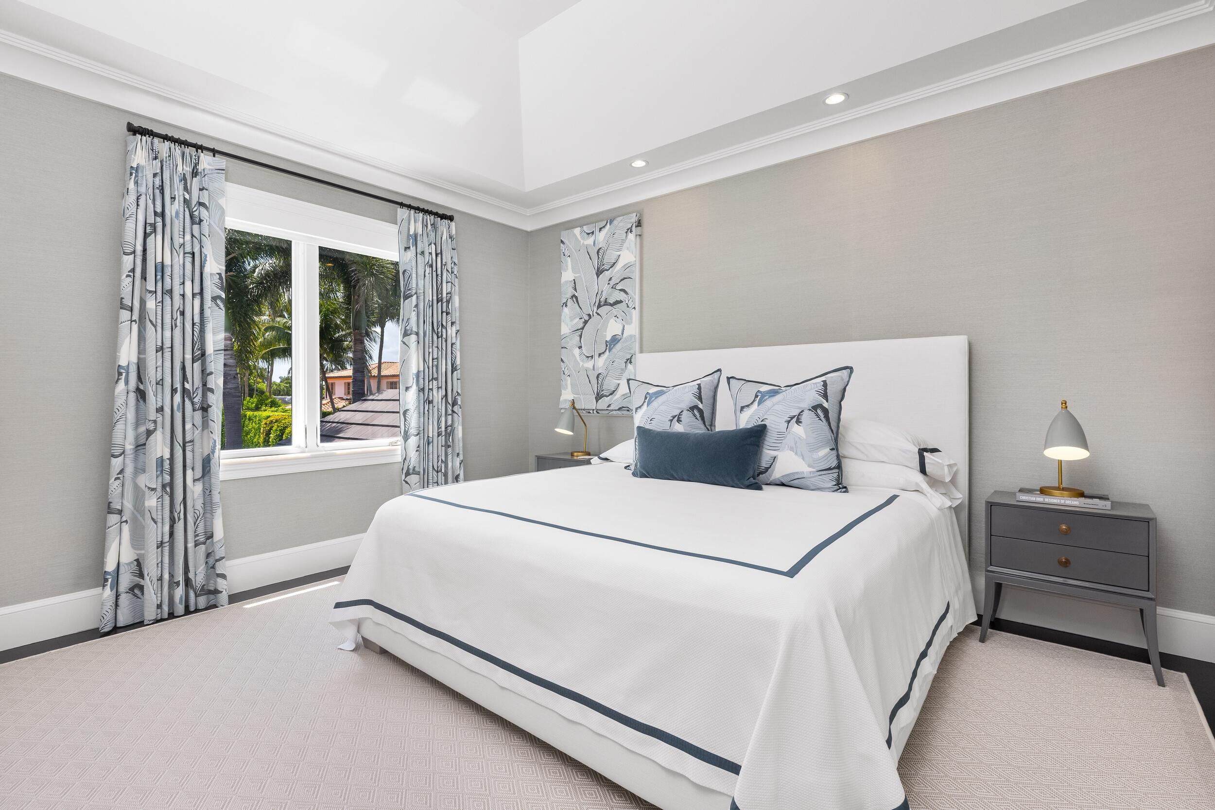 229 Ridgeview Palm Beach, FL 33480