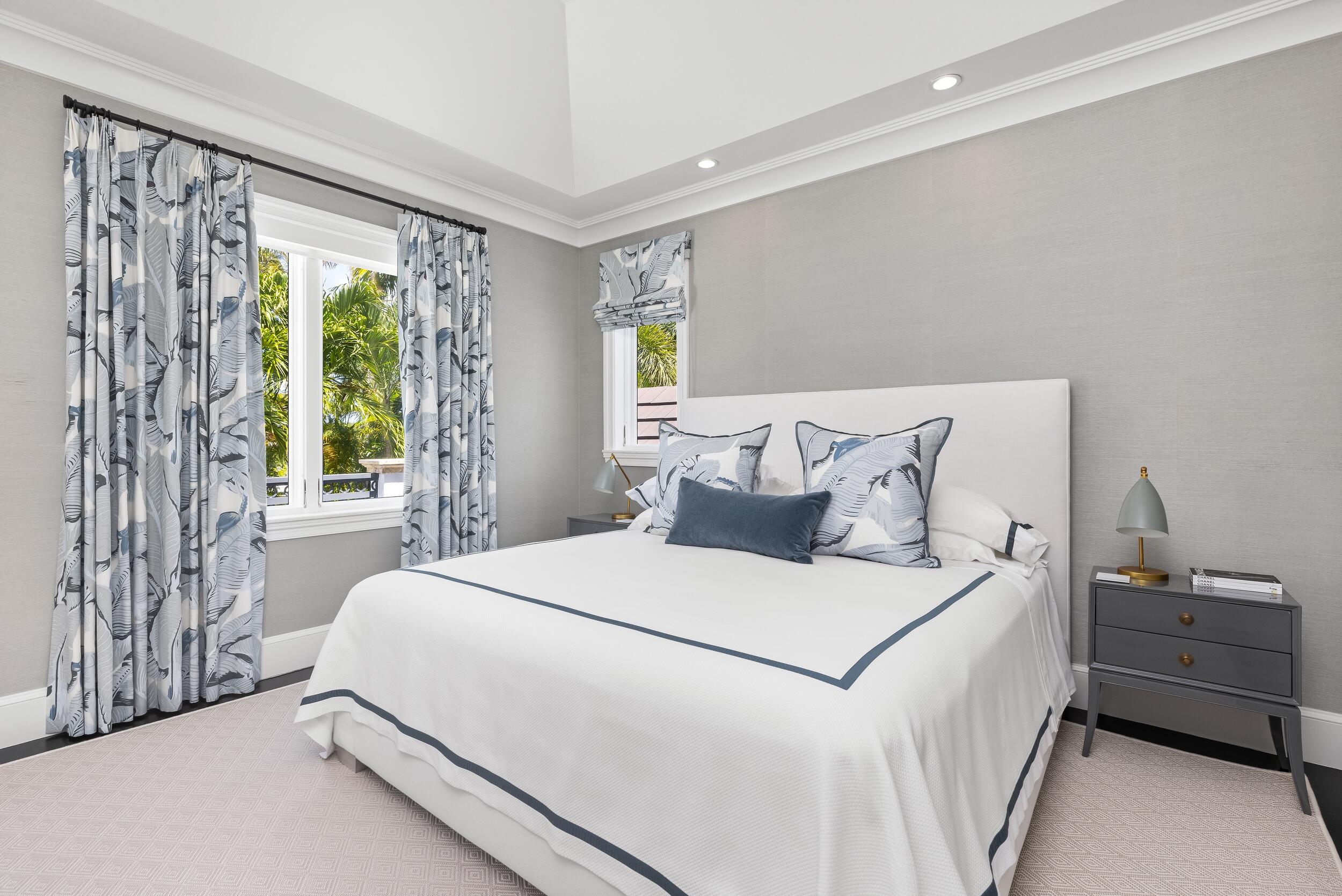 229 Ridgeview Palm Beach, FL 33480