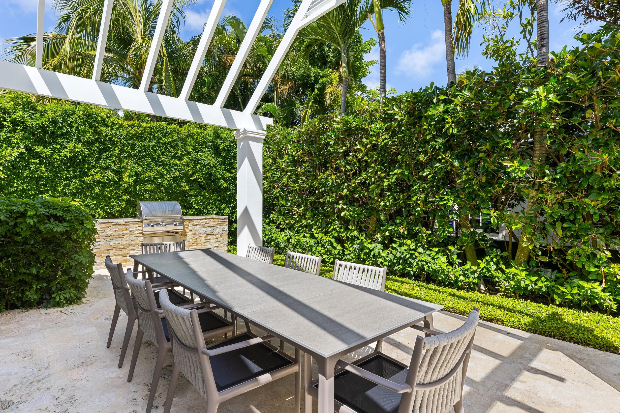 229 Ridgeview Palm Beach, FL 33480