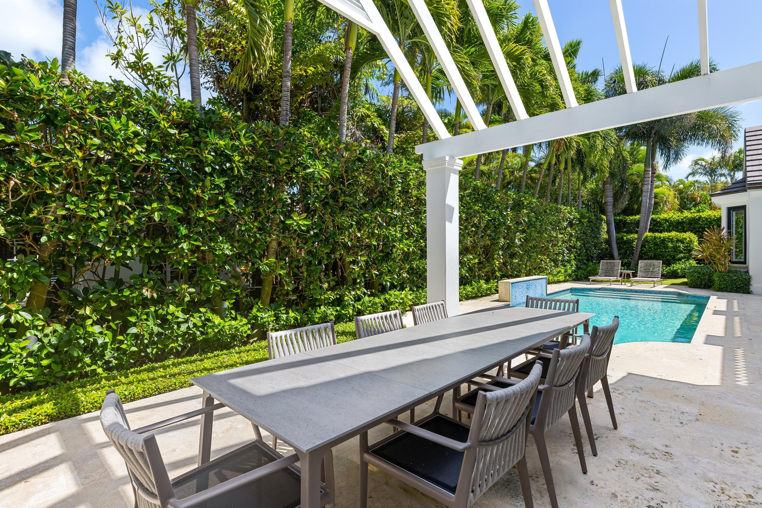 229 Ridgeview Palm Beach, FL 33480