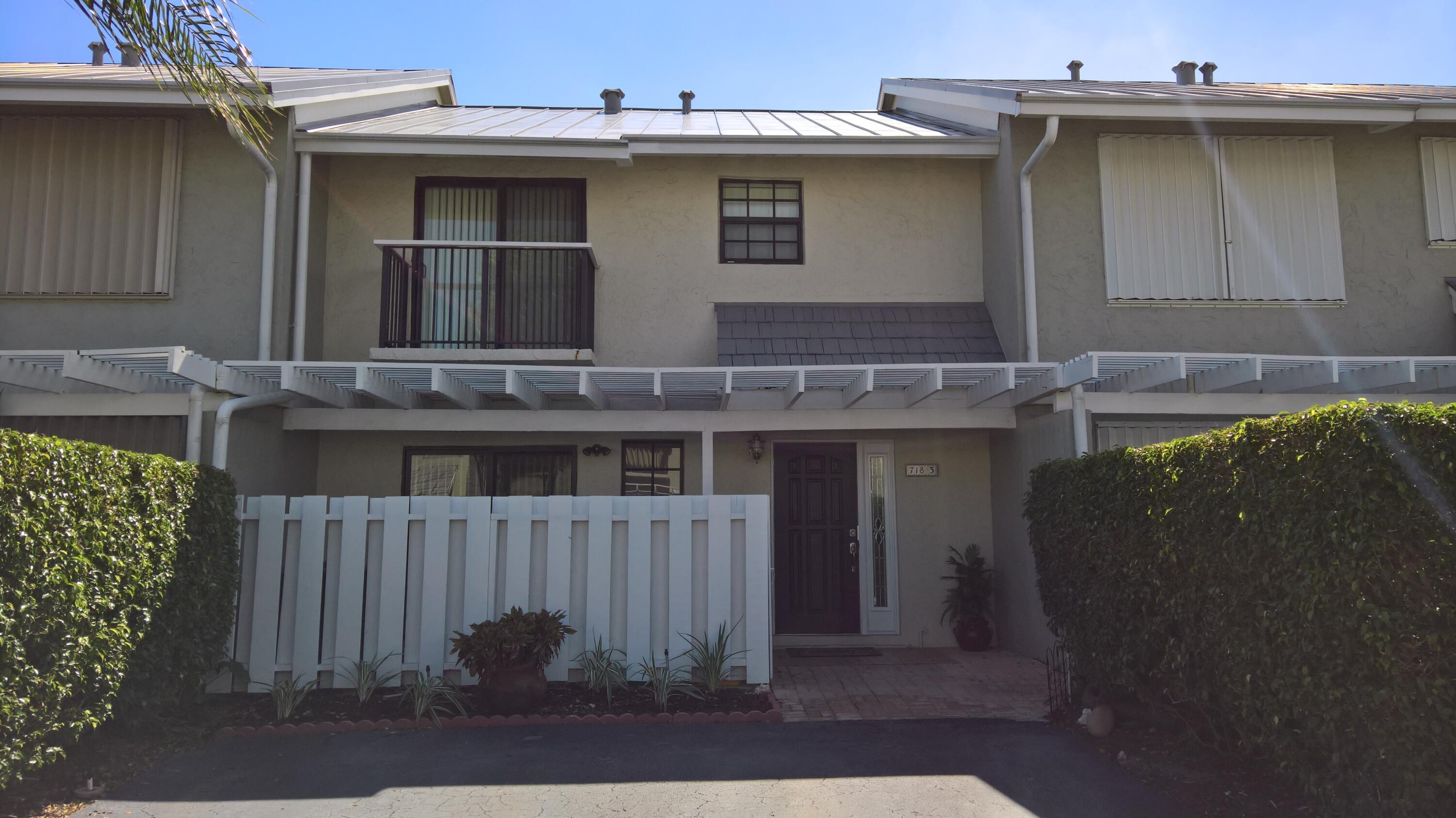 718 NE 12th #3