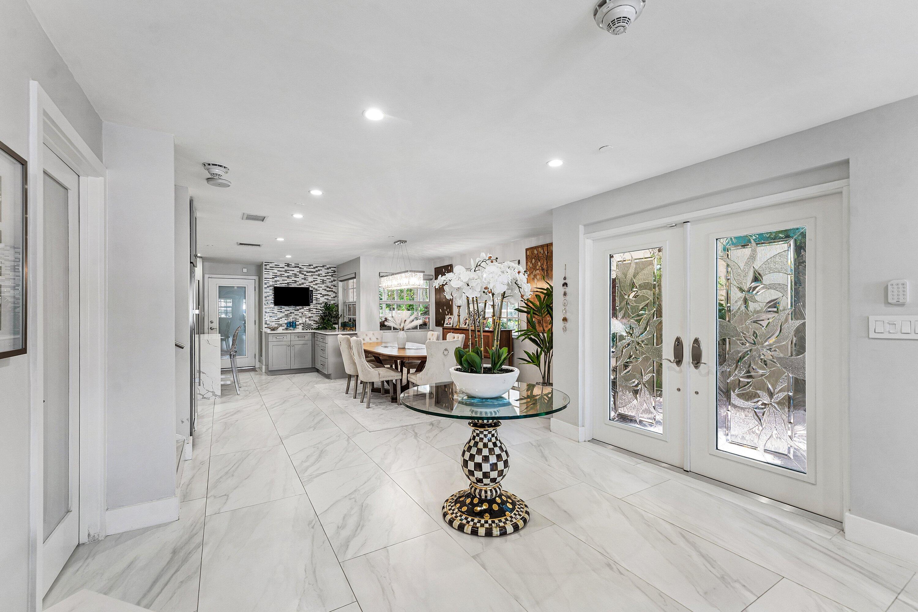 19 Hendricks Fort Lauderdale, FL 33301