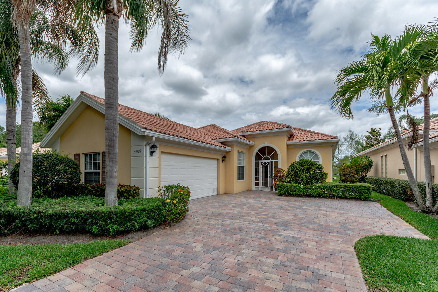 4705 Dovehill