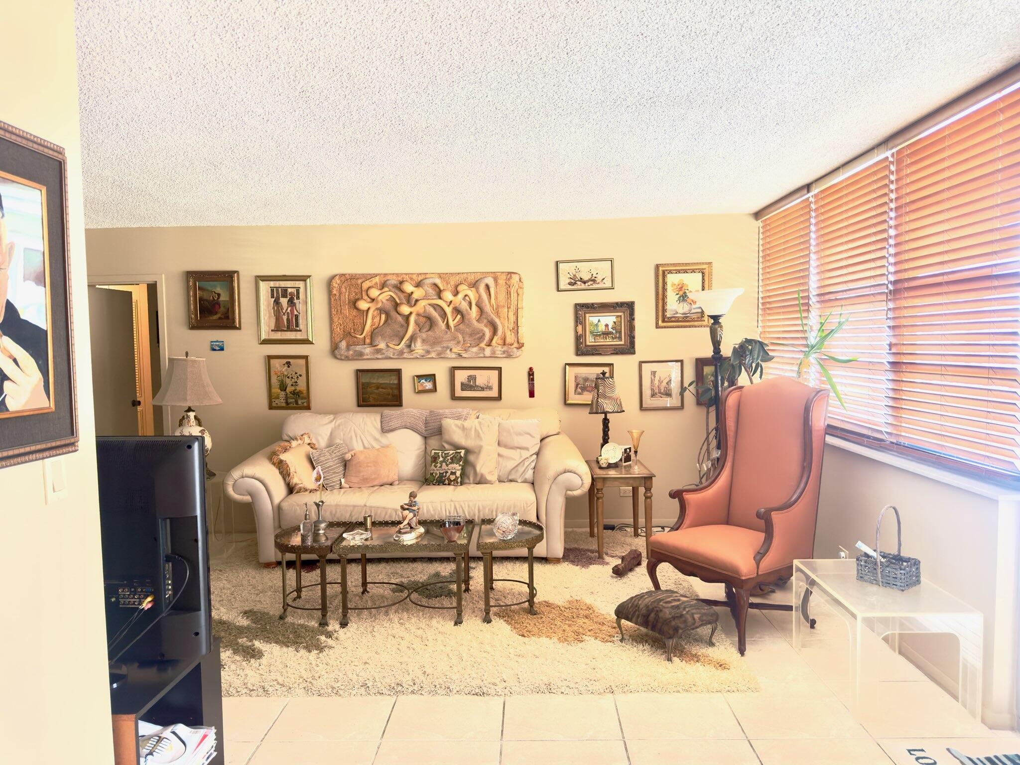 image Winston Towers 1007