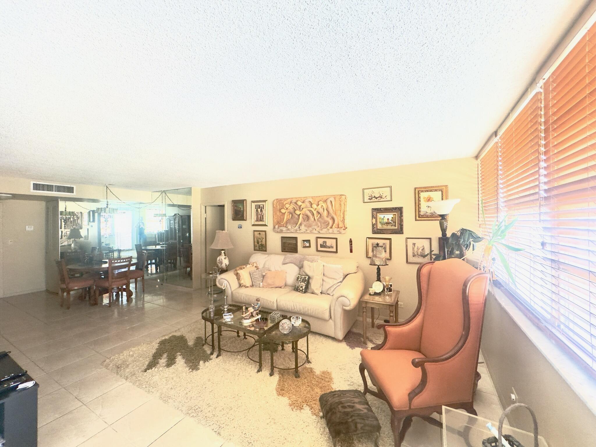 image Winston Towers 1008