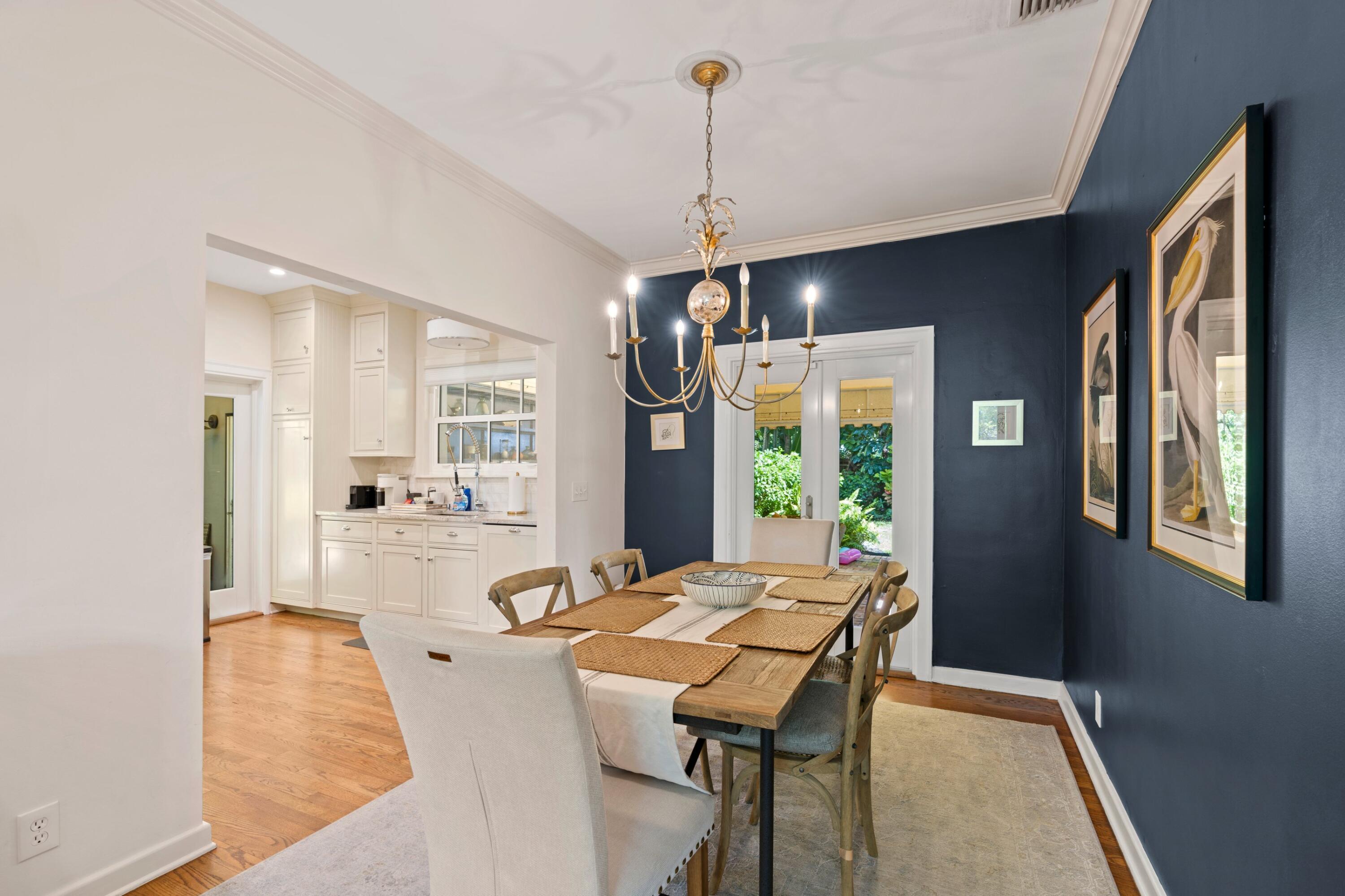 733 Sunset West Palm Beach, FL 33401