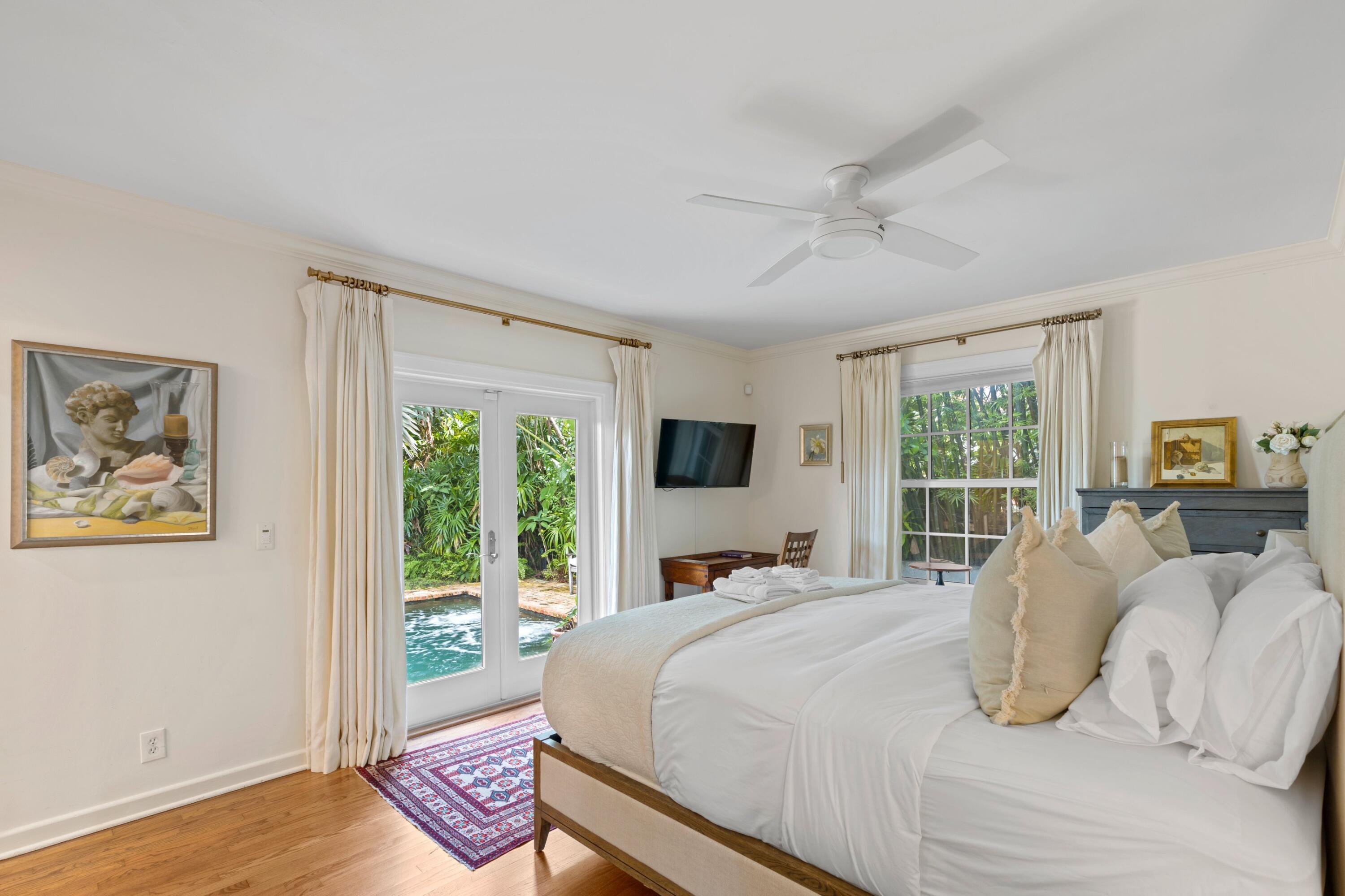 733 Sunset West Palm Beach, FL 33401
