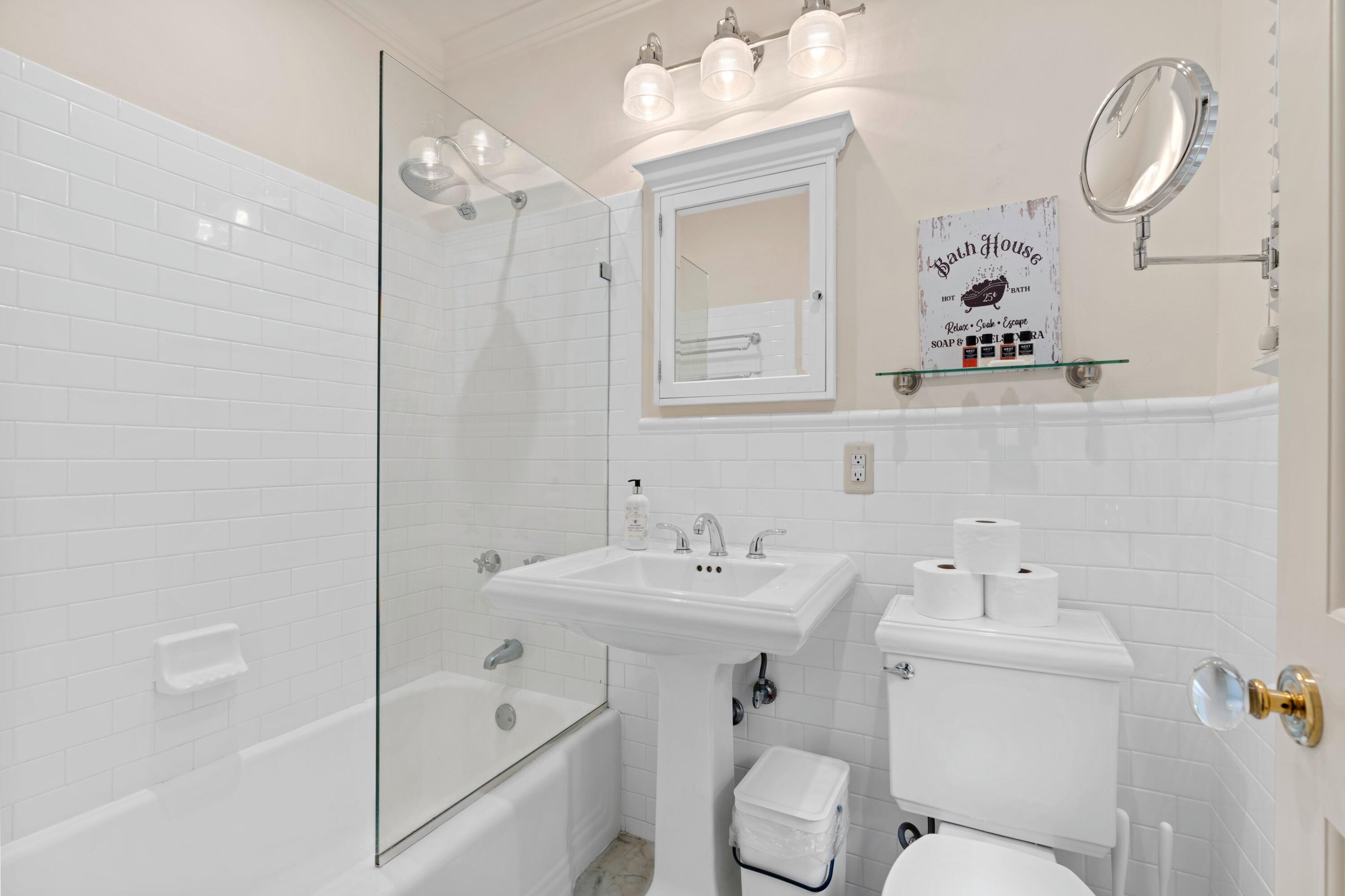 733 Sunset West Palm Beach, FL 33401