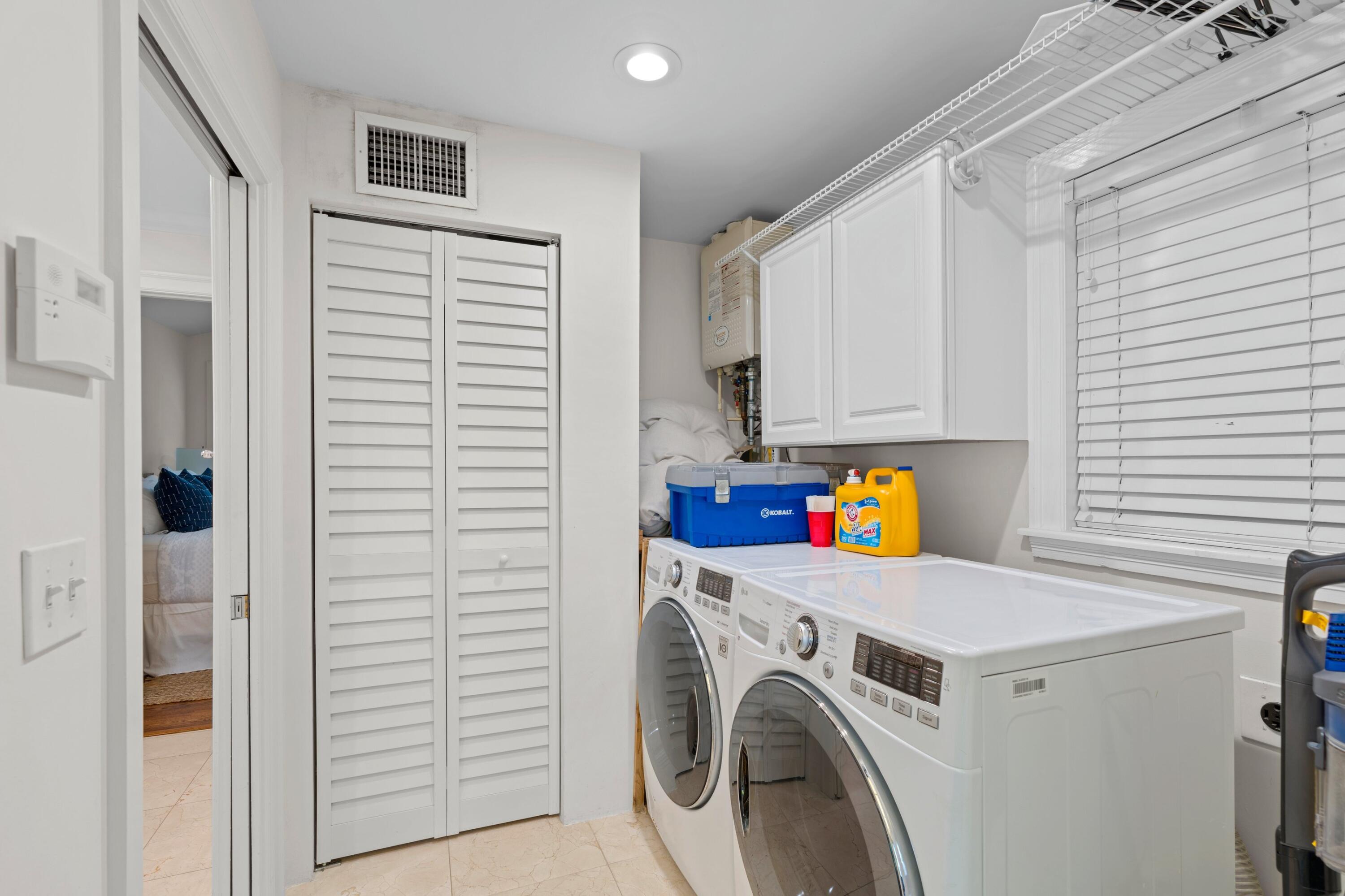 733 Sunset West Palm Beach, FL 33401