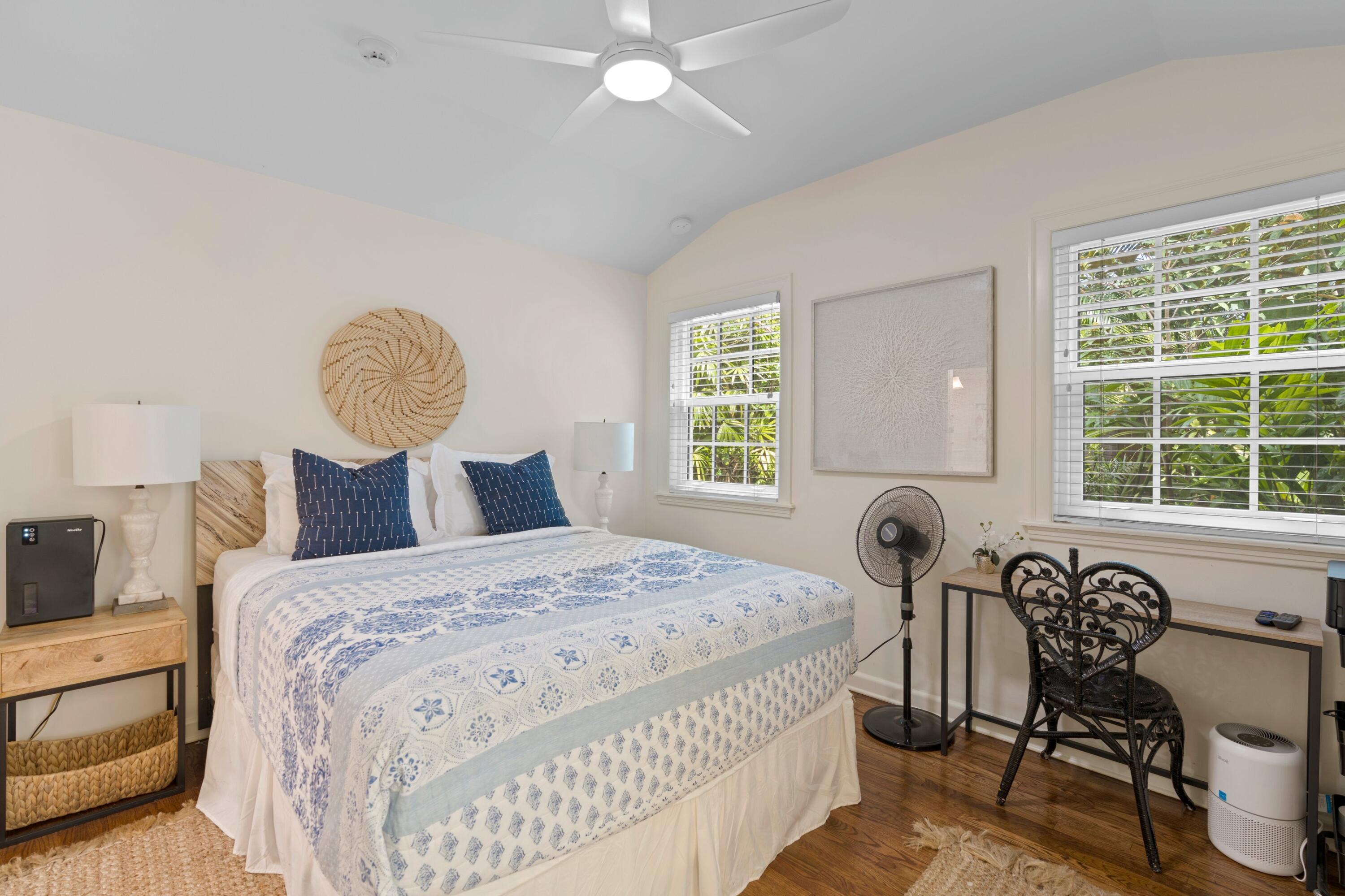 733 Sunset West Palm Beach, FL 33401
