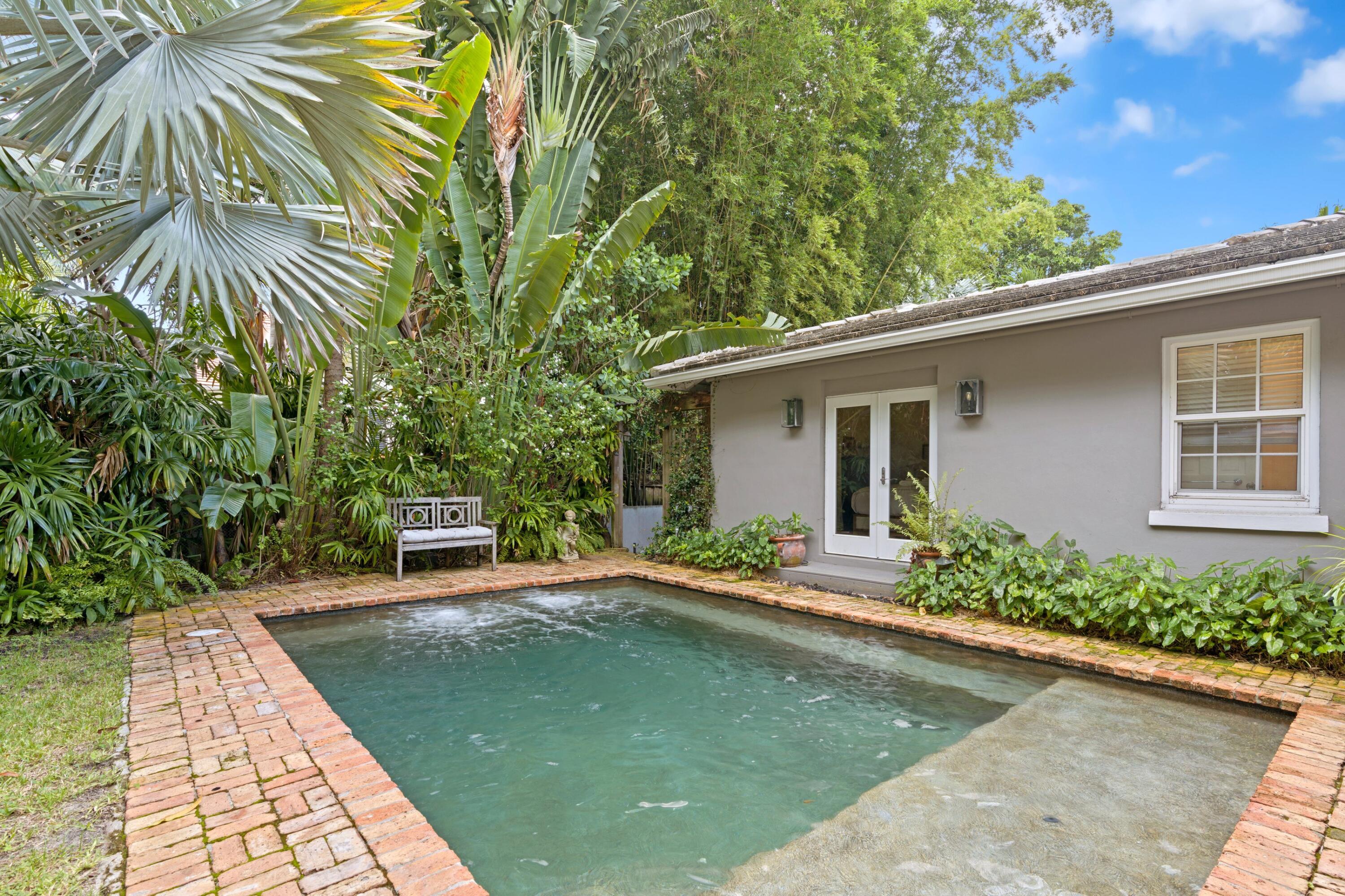 733 Sunset West Palm Beach, FL 33401