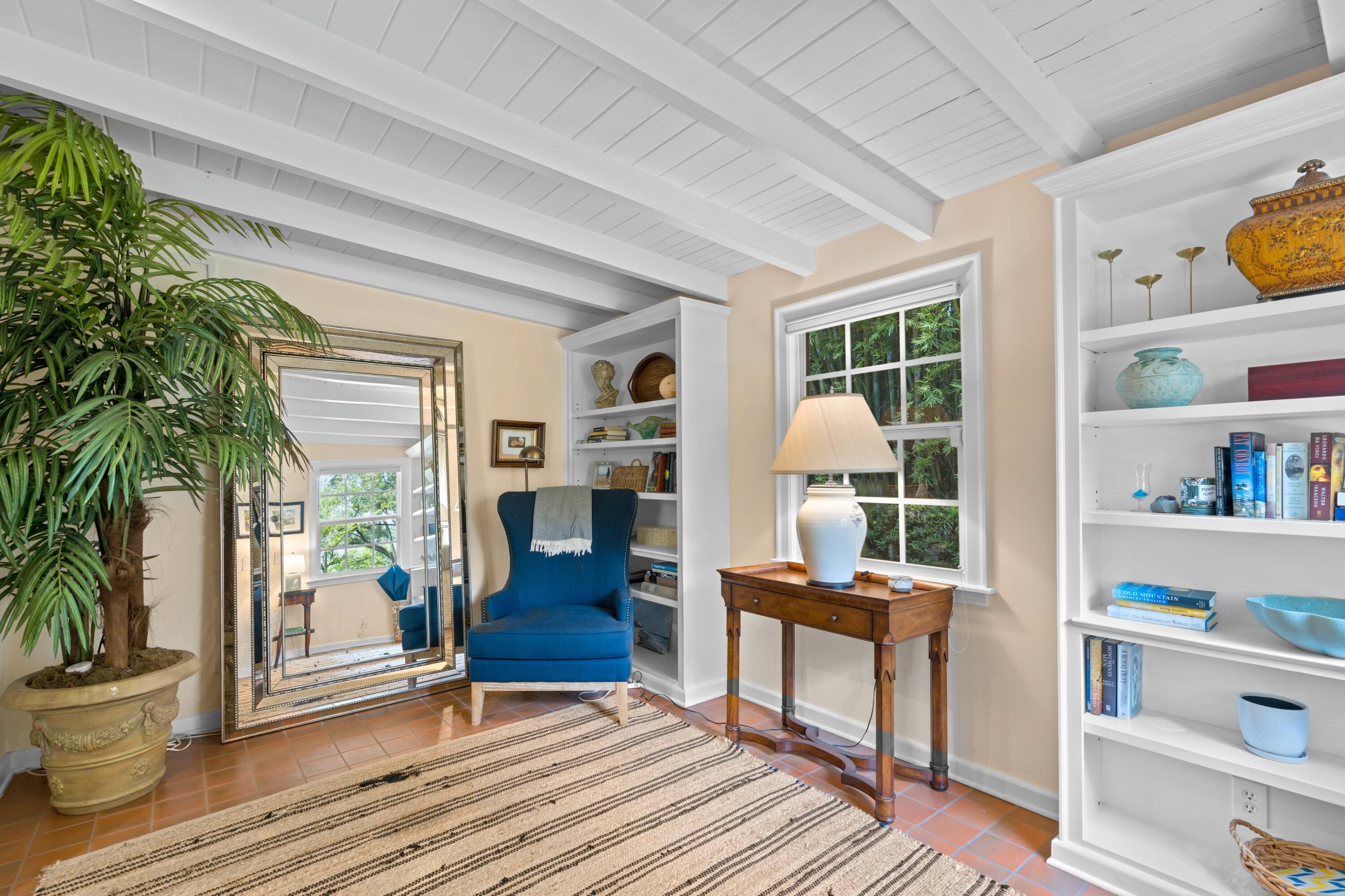 733 Sunset West Palm Beach, FL 33401