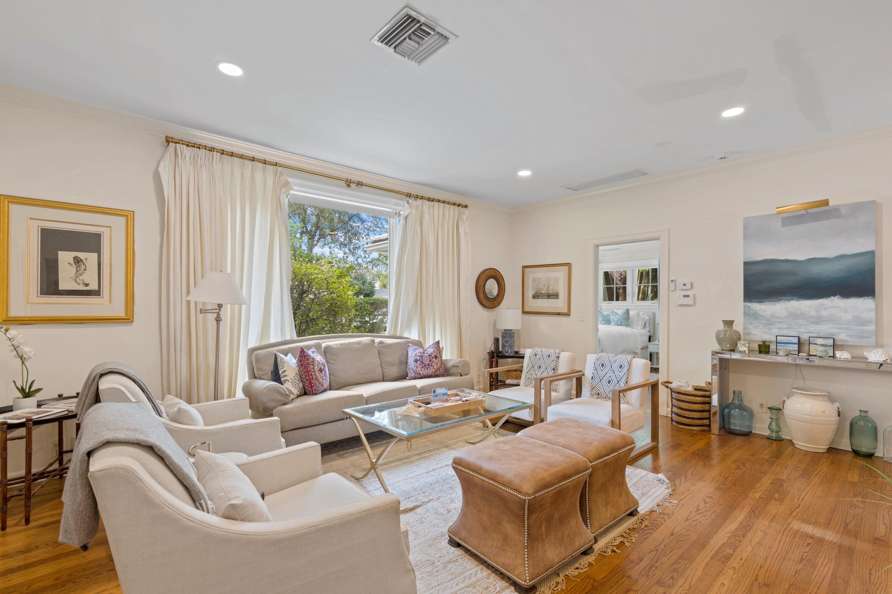 733 Sunset West Palm Beach, FL 33401