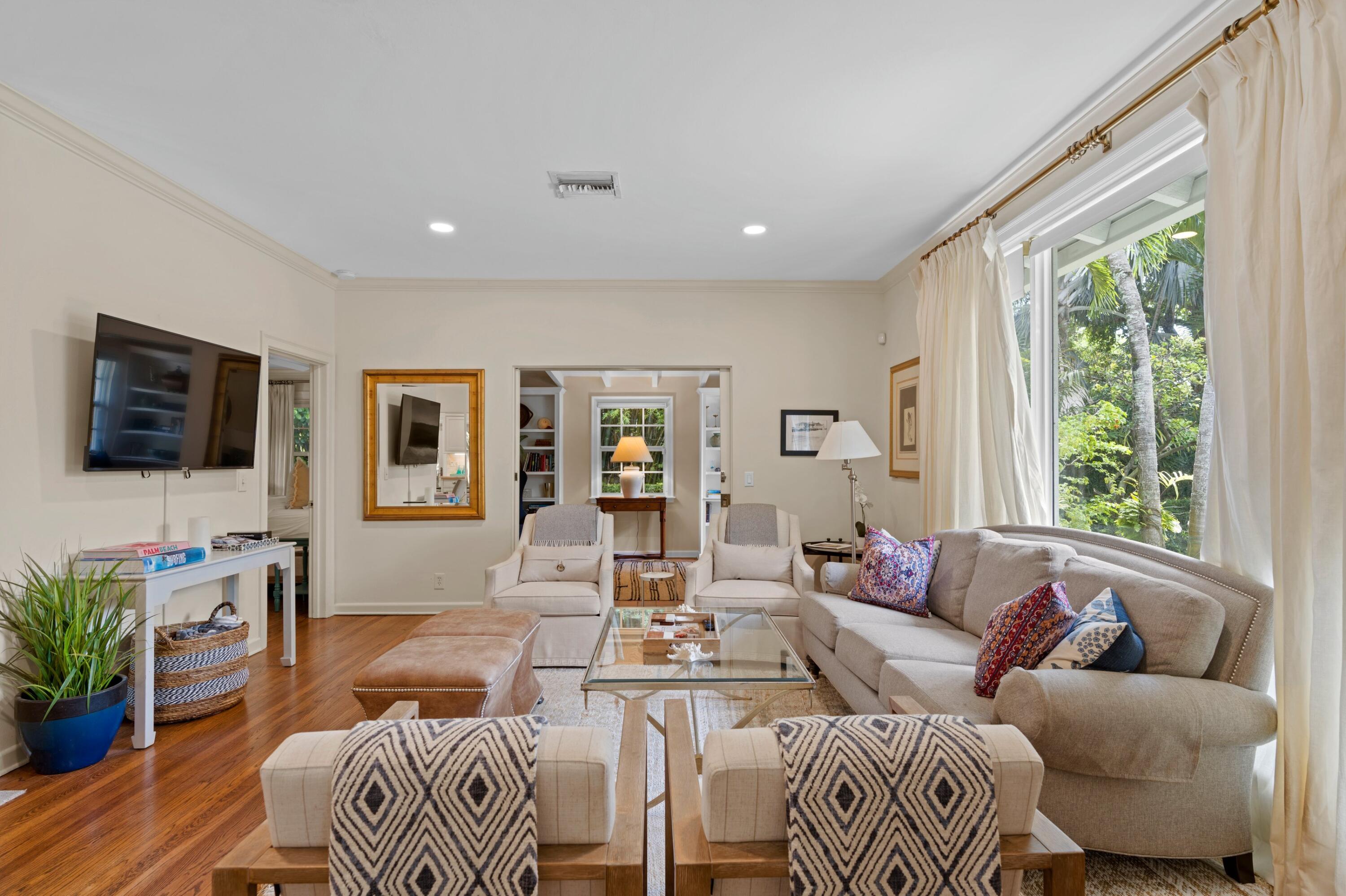 733 Sunset West Palm Beach, FL 33401