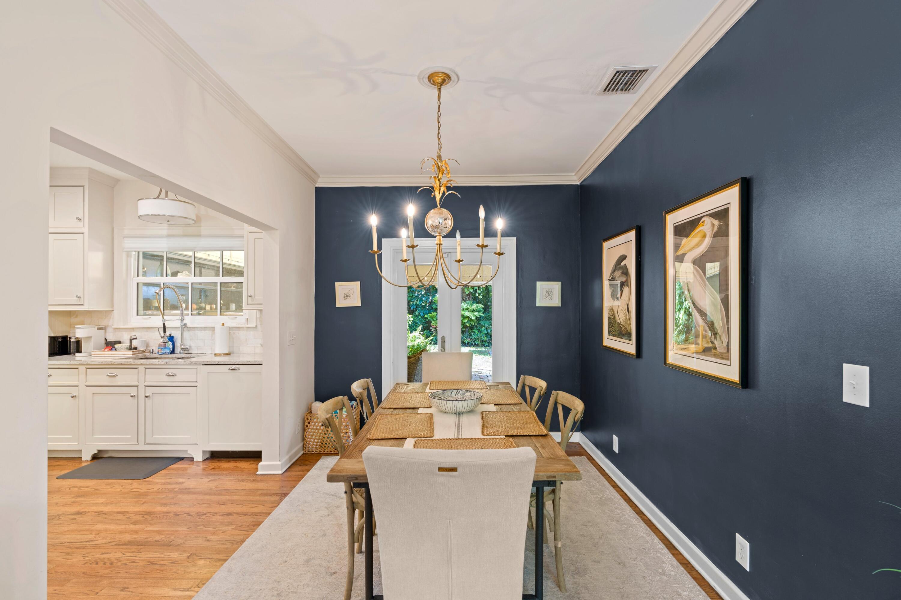 733 Sunset West Palm Beach, FL 33401