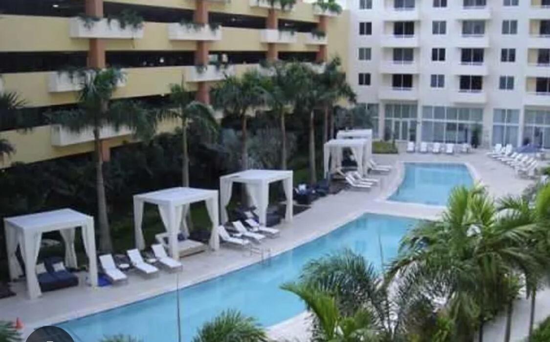 image The Venture at Aventura1